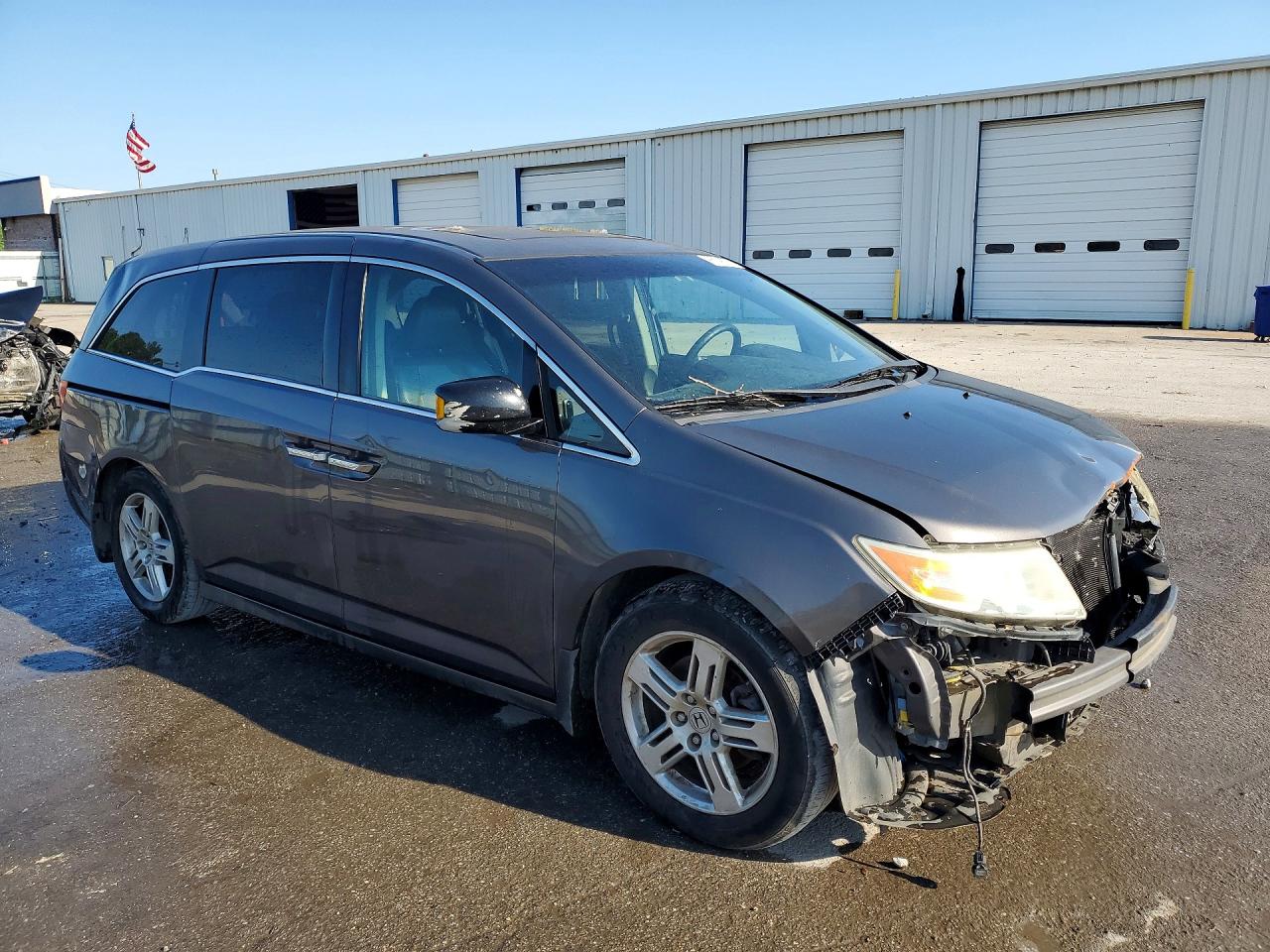 2013 Honda Odyssey Touring Gray vin: 5FNRL5H96DB002115