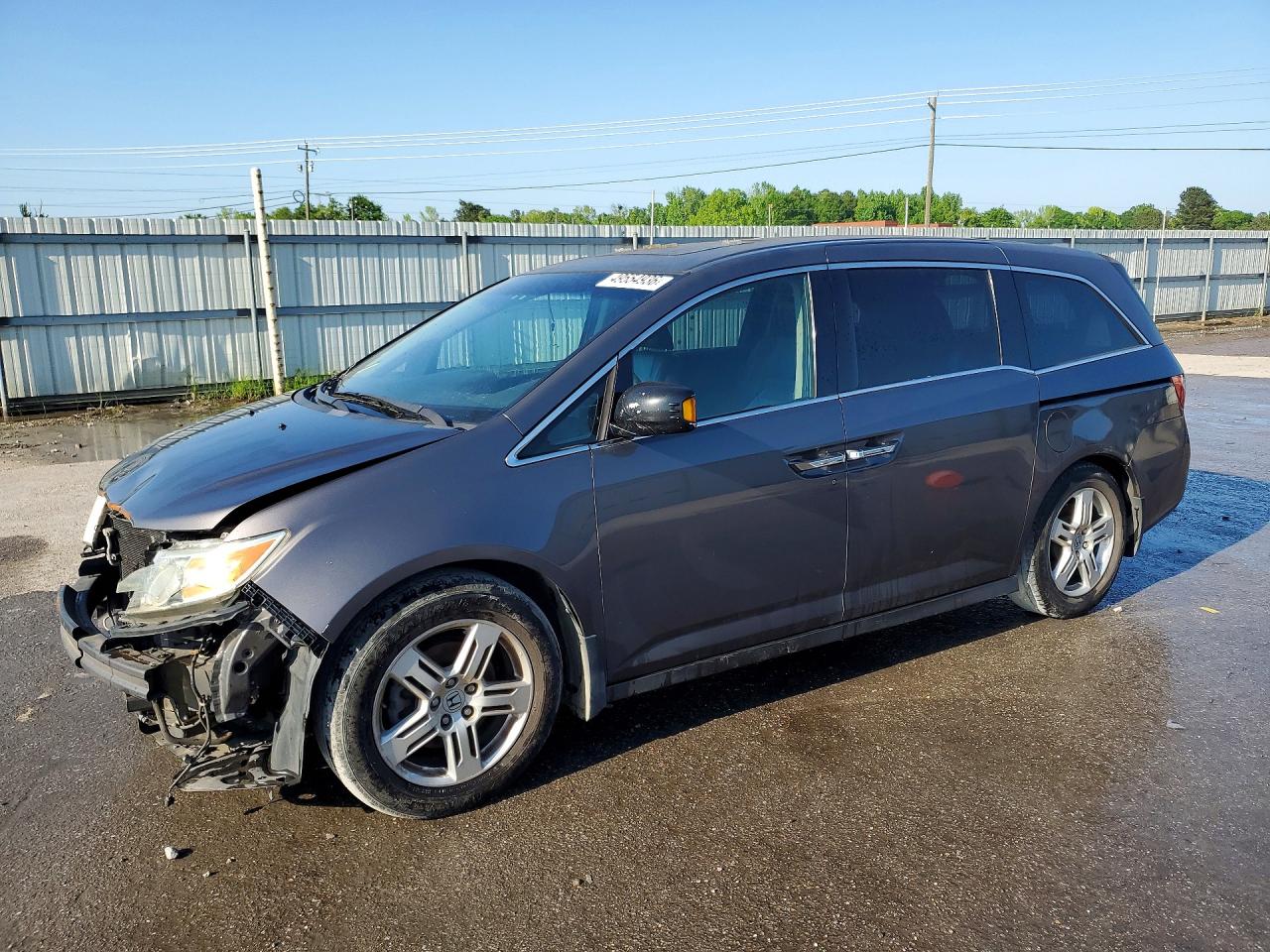 2013 Honda Odyssey Touring Gray vin: 5FNRL5H96DB002115