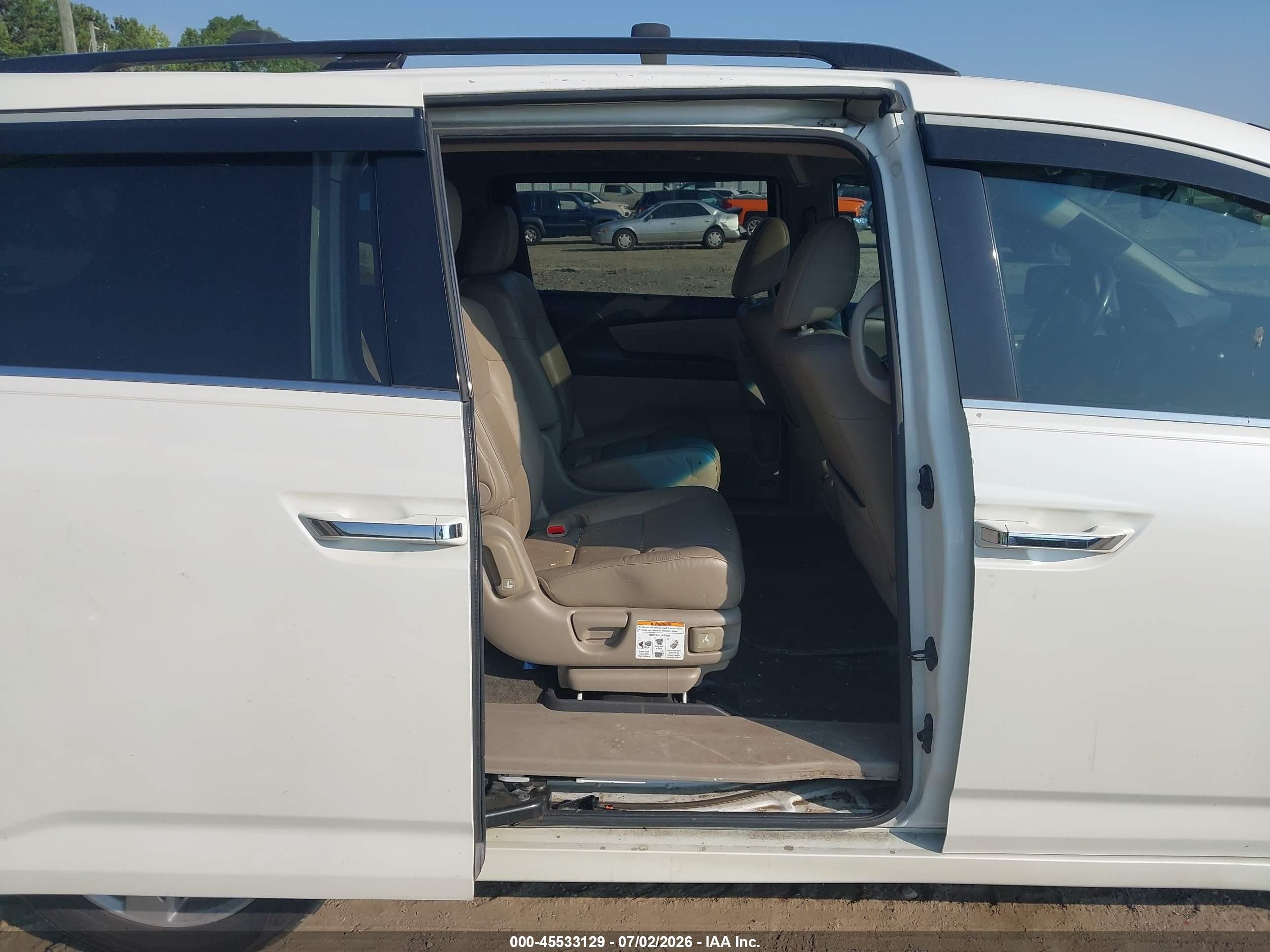 2013 Honda Odyssey Touring/touring Elite White vin: 5FNRL5H96DB002812