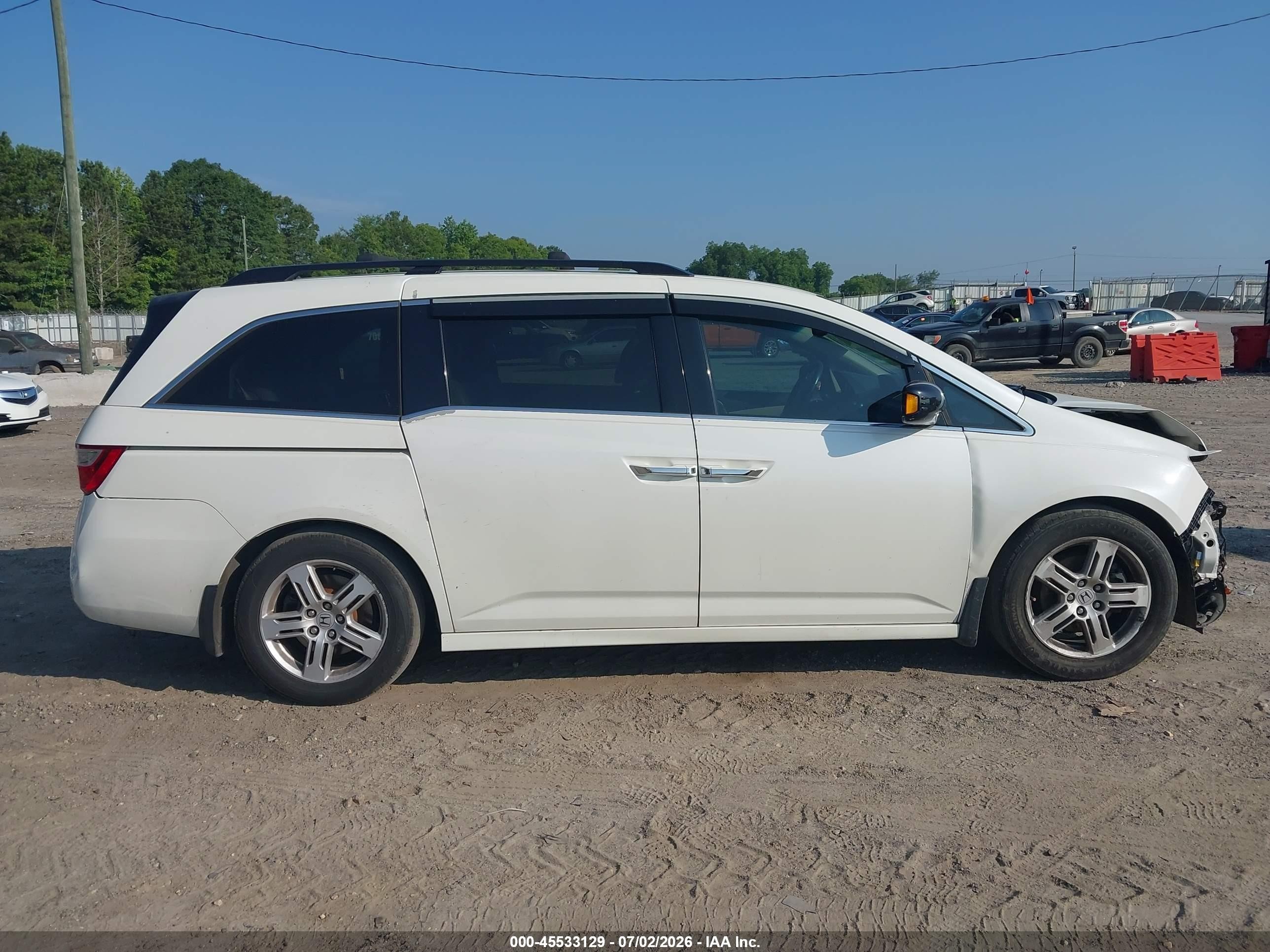 2013 Honda Odyssey Touring/touring Elite White vin: 5FNRL5H96DB002812