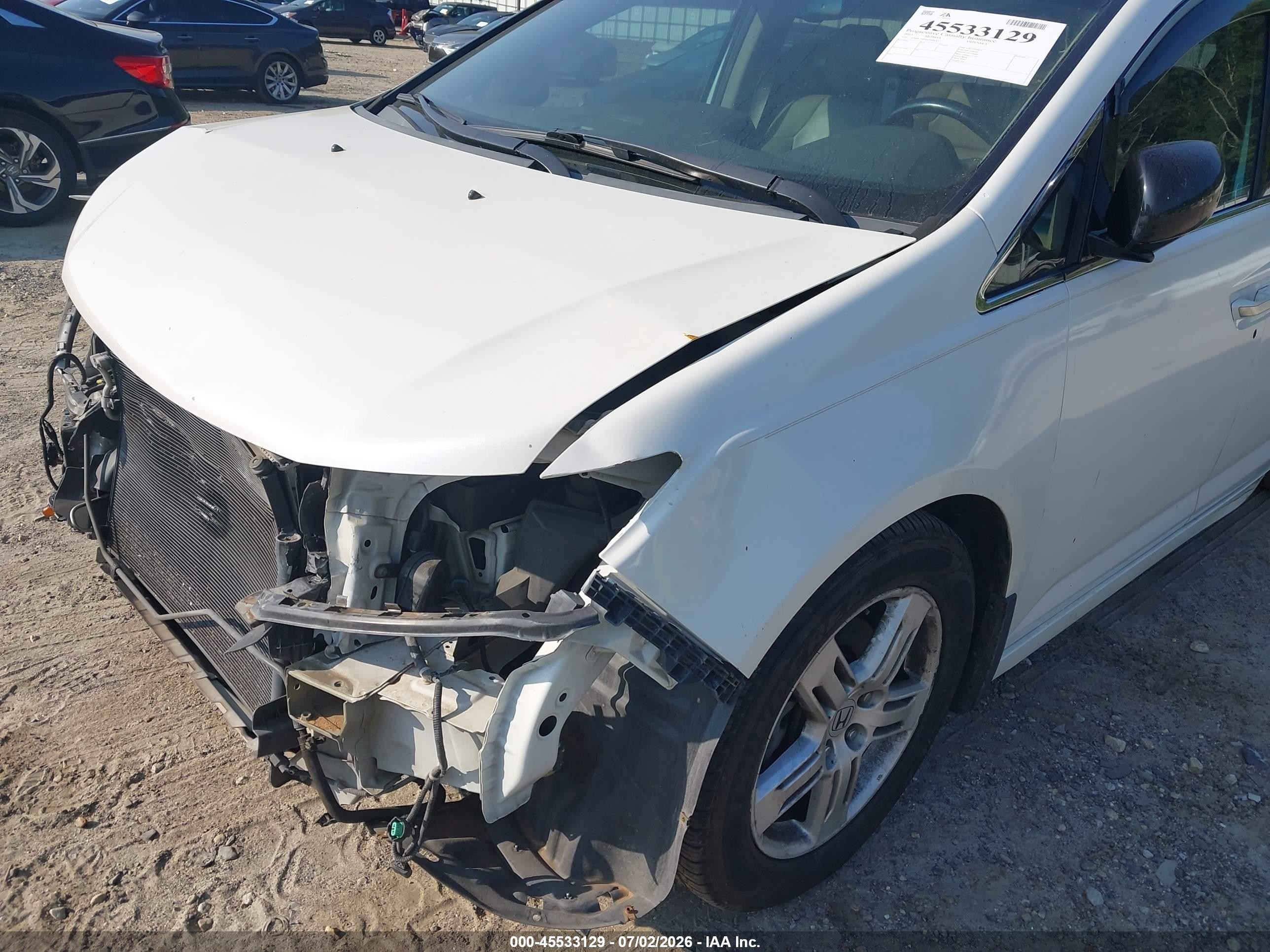 2013 Honda Odyssey Touring/touring Elite White vin: 5FNRL5H96DB002812