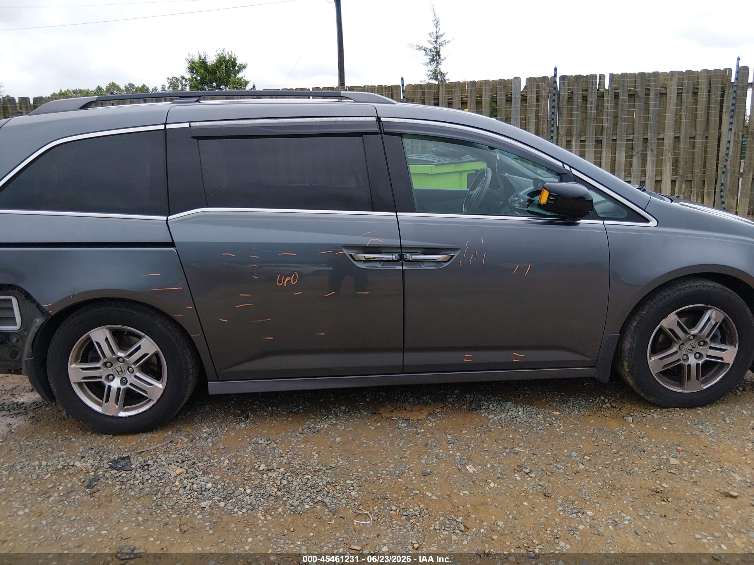 2013 Honda Odyssey Touring/touring Elite Gray vin: 5FNRL5H96DB006956