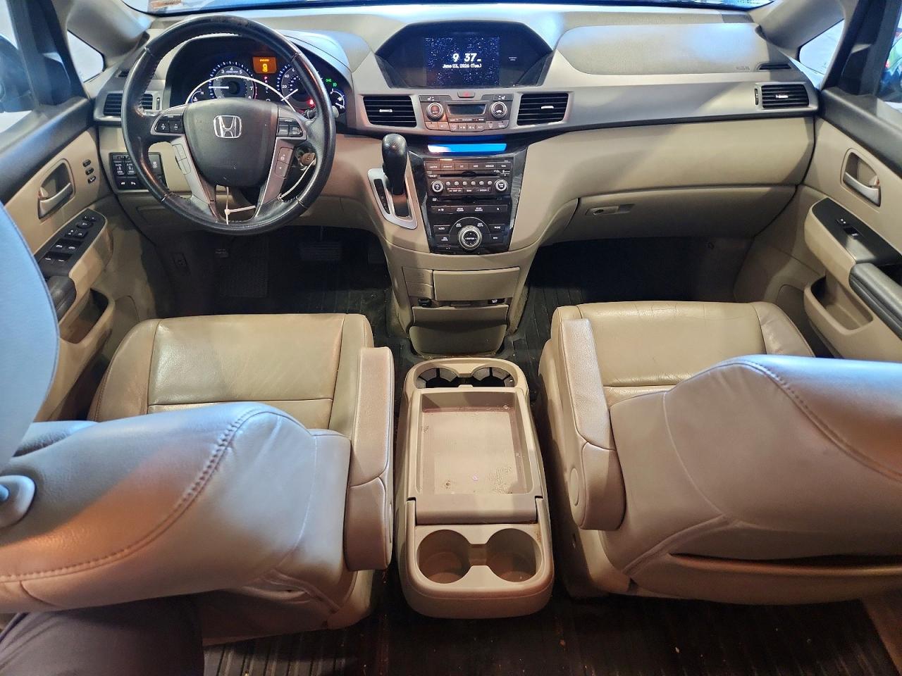 2013 Honda Odyssey Touring Maroon vin: 5FNRL5H96DB048740