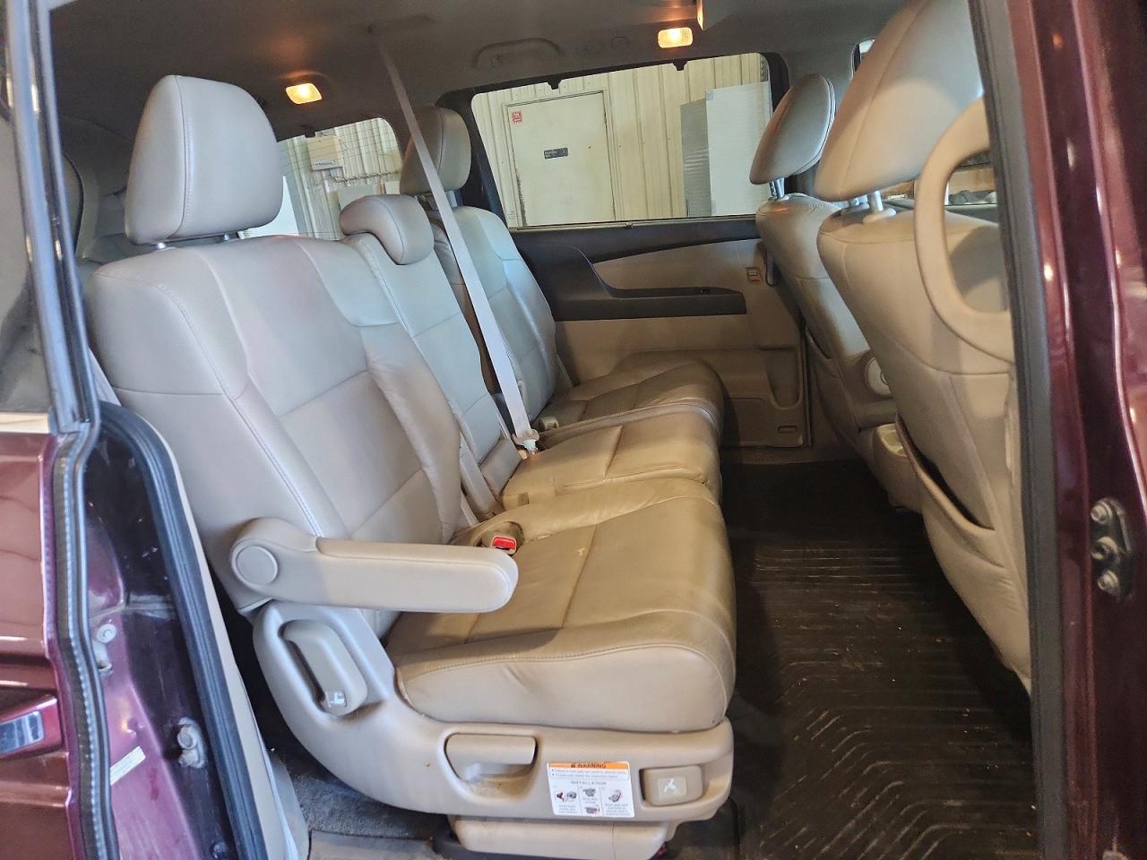2013 Honda Odyssey Touring Maroon vin: 5FNRL5H96DB048740