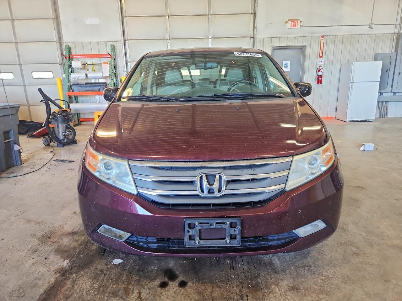 2013 Honda Odyssey Touring Maroon vin: 5FNRL5H96DB048740