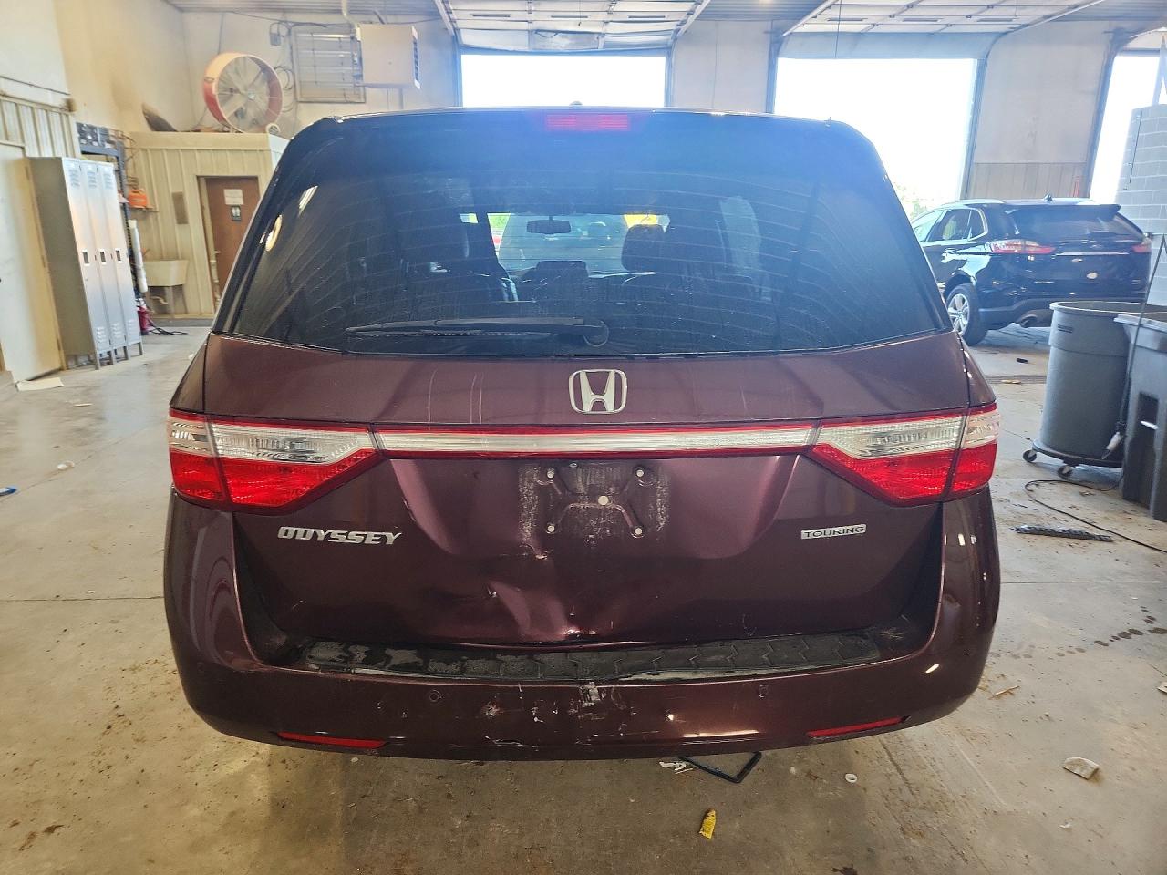 2013 Honda Odyssey Touring Maroon vin: 5FNRL5H96DB048740