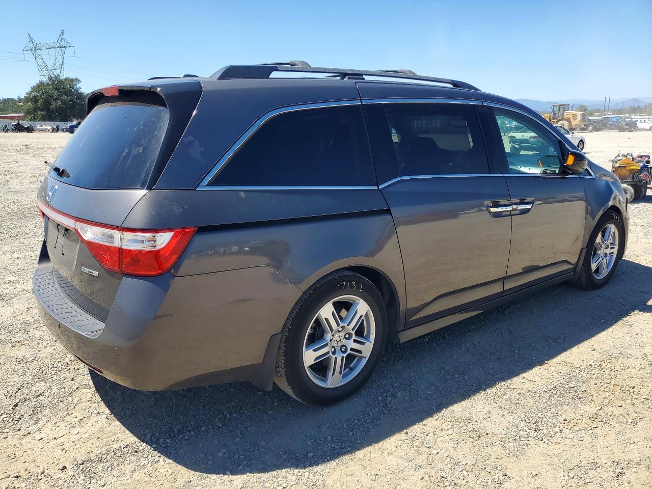 2013 Honda Odyssey Touring Gray vin: 5FNRL5H96DB052447