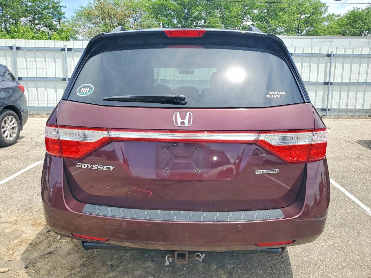 2013 Honda Odyssey Touring Burgundy vin: 5FNRL5H96DB059513