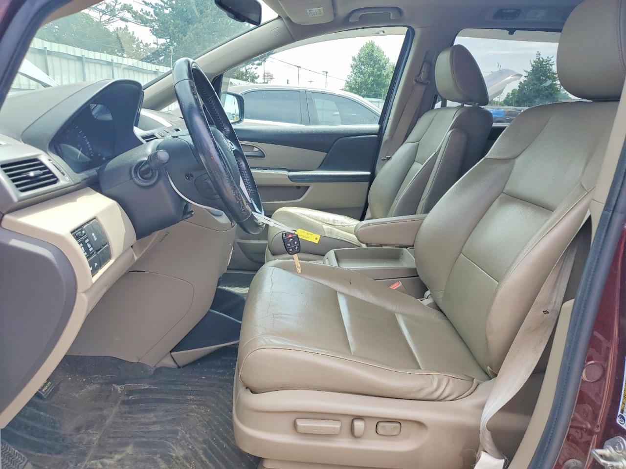 2013 Honda Odyssey Touring Burgundy vin: 5FNRL5H96DB059513