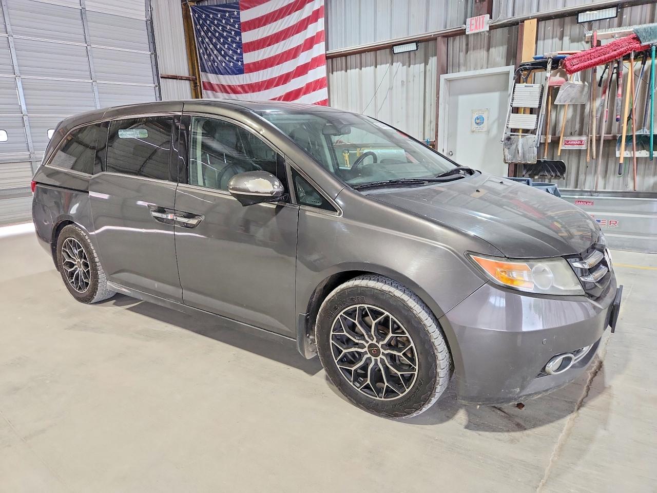 2014 Honda Odyssey Touring Gray vin: 5FNRL5H96EB018459