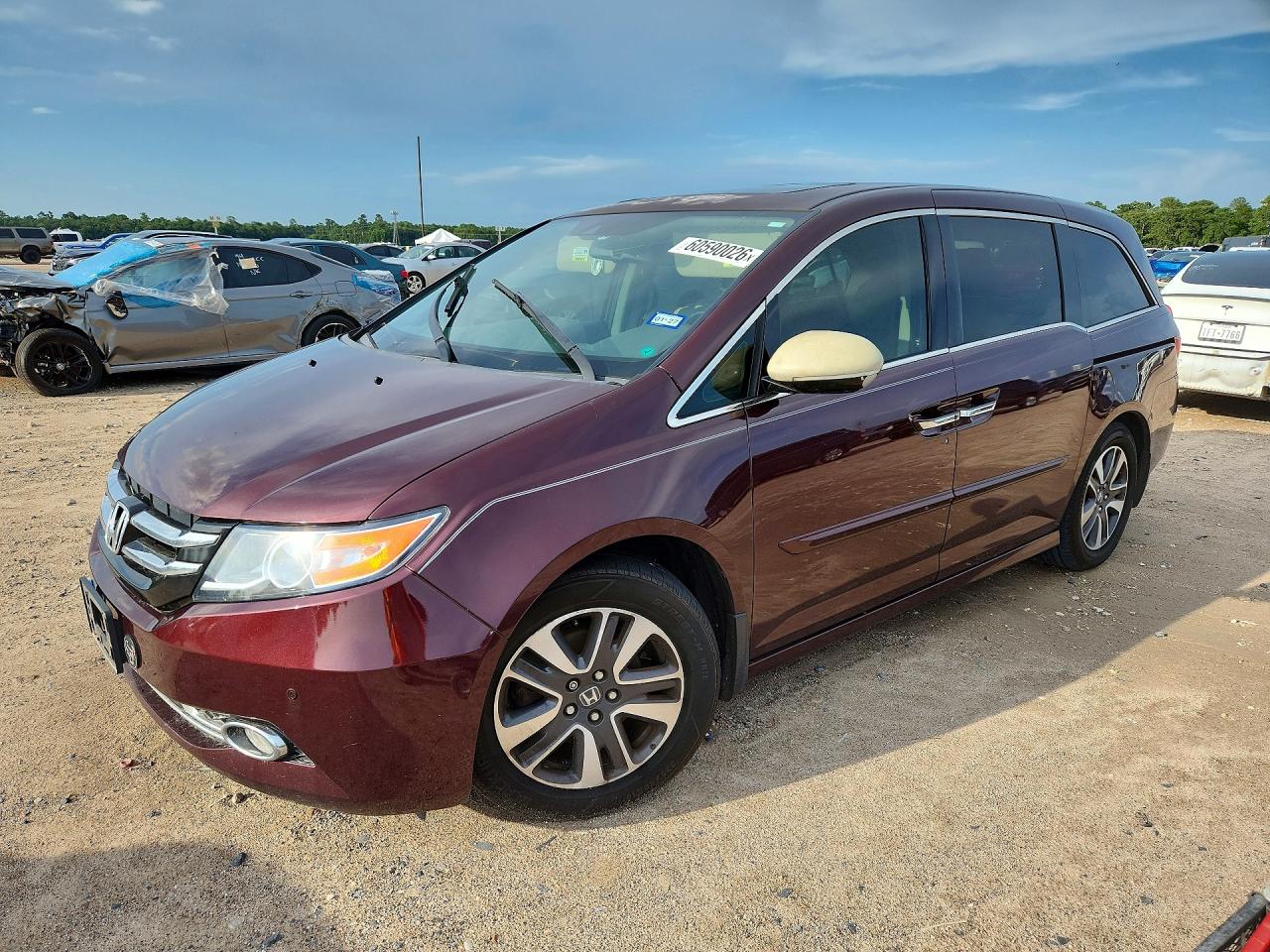 2014 Honda Odyssey Touring Burgundy vin: 5FNRL5H96EB051395