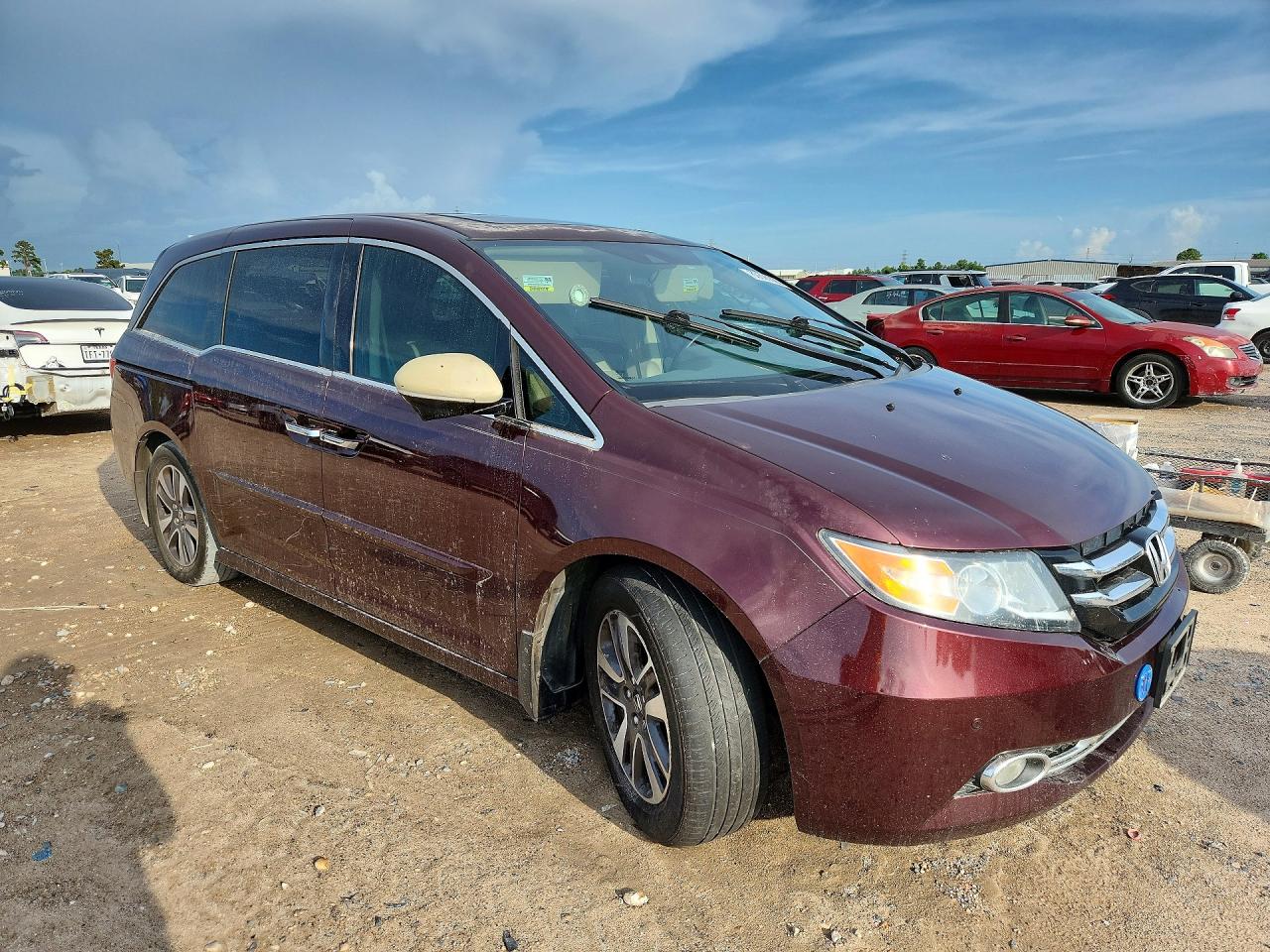 2014 Honda Odyssey Touring Burgundy vin: 5FNRL5H96EB051395