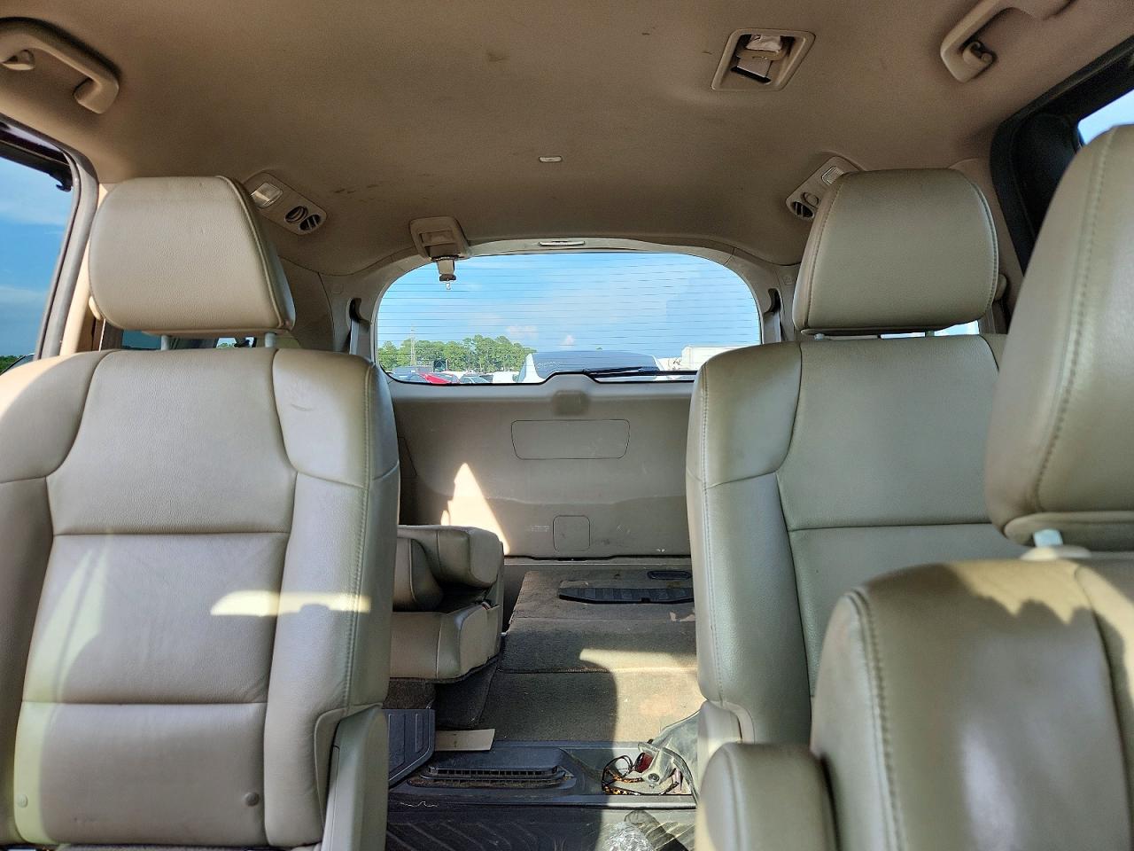 2014 Honda Odyssey Touring Burgundy vin: 5FNRL5H96EB051395