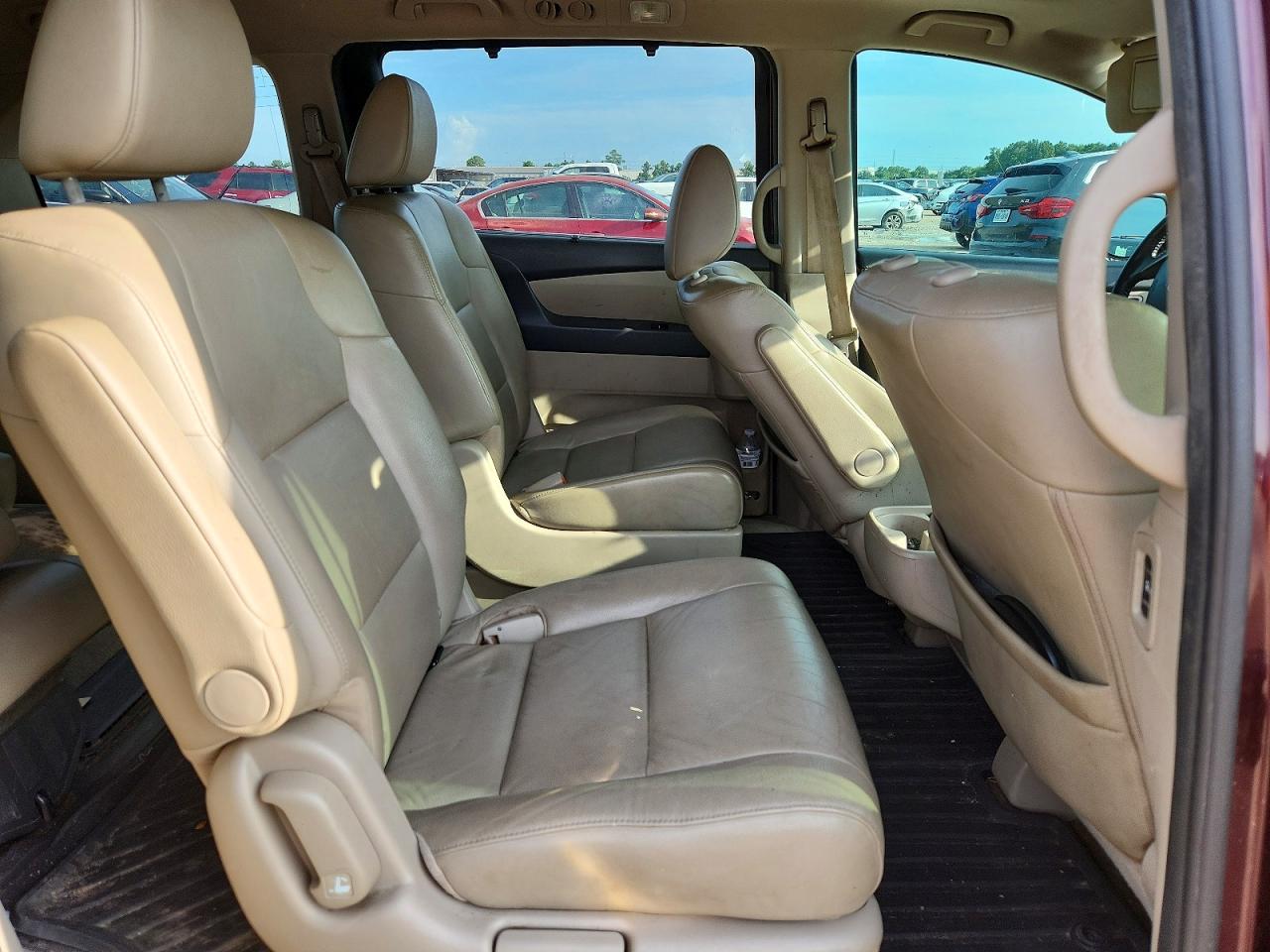 2014 Honda Odyssey Touring Burgundy vin: 5FNRL5H96EB051395