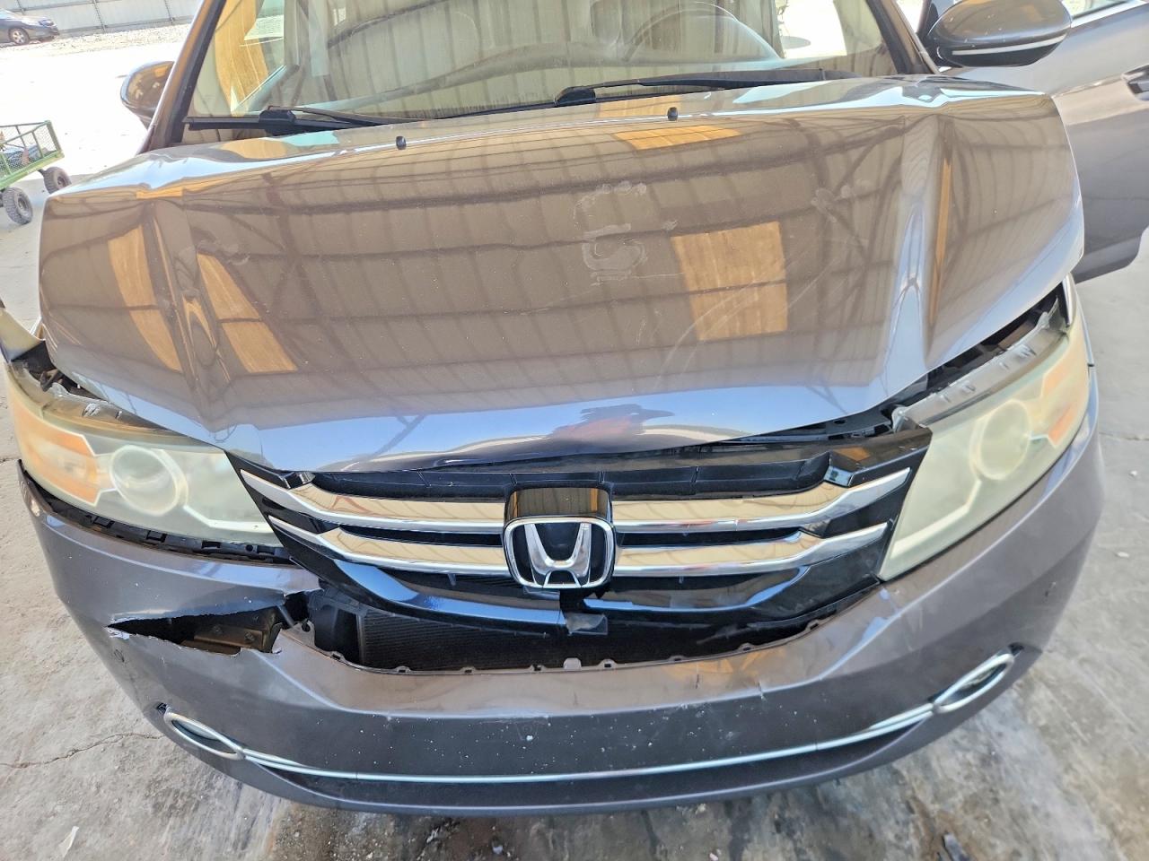2014 Honda Odyssey Touring Gray vin: 5FNRL5H96EB112566