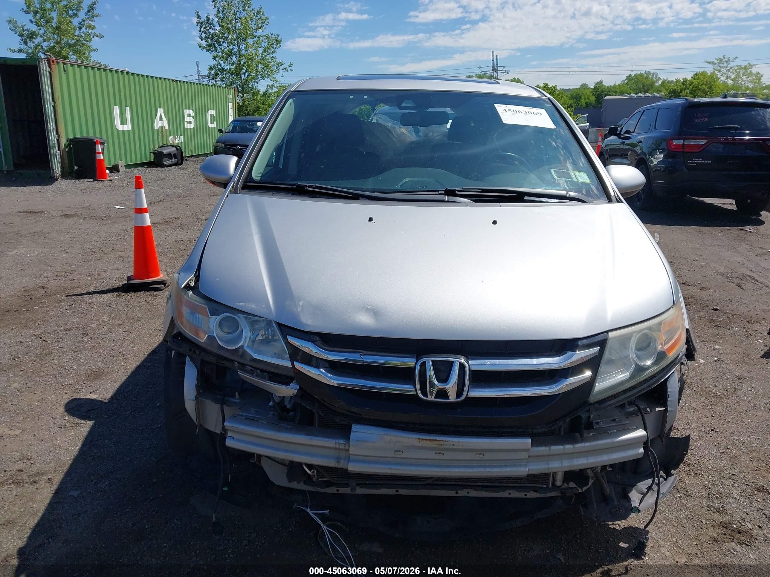 2014 Honda Odyssey Touring/touring Elite Silver vin: 5FNRL5H96EB120280