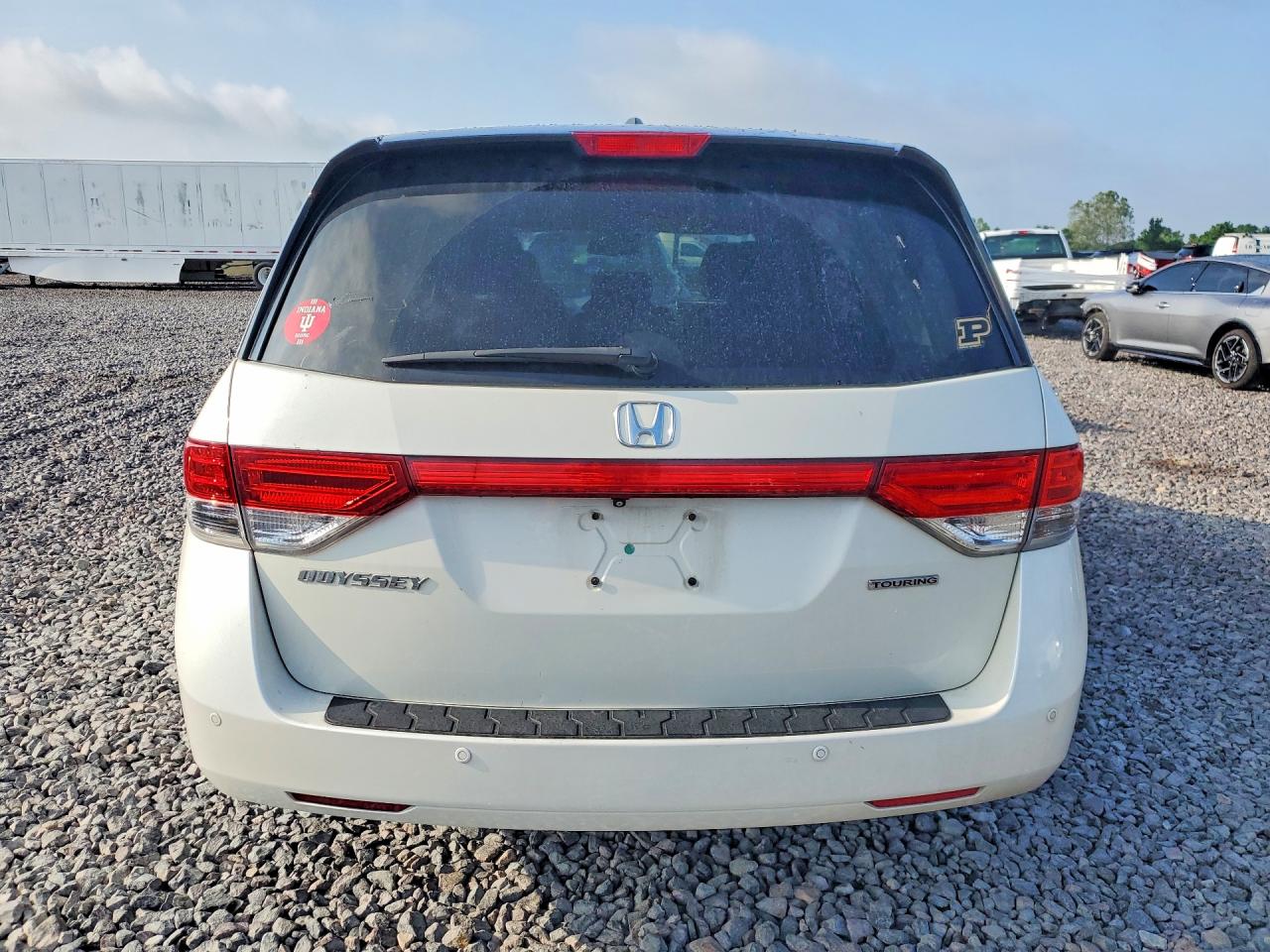 2015 Honda Odyssey Touring White vin: 5FNRL5H96FB020696