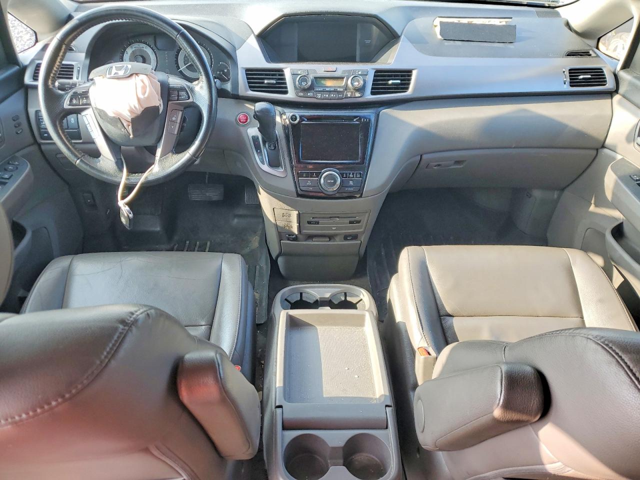 2015 Honda Odyssey Touring White vin: 5FNRL5H96FB020696