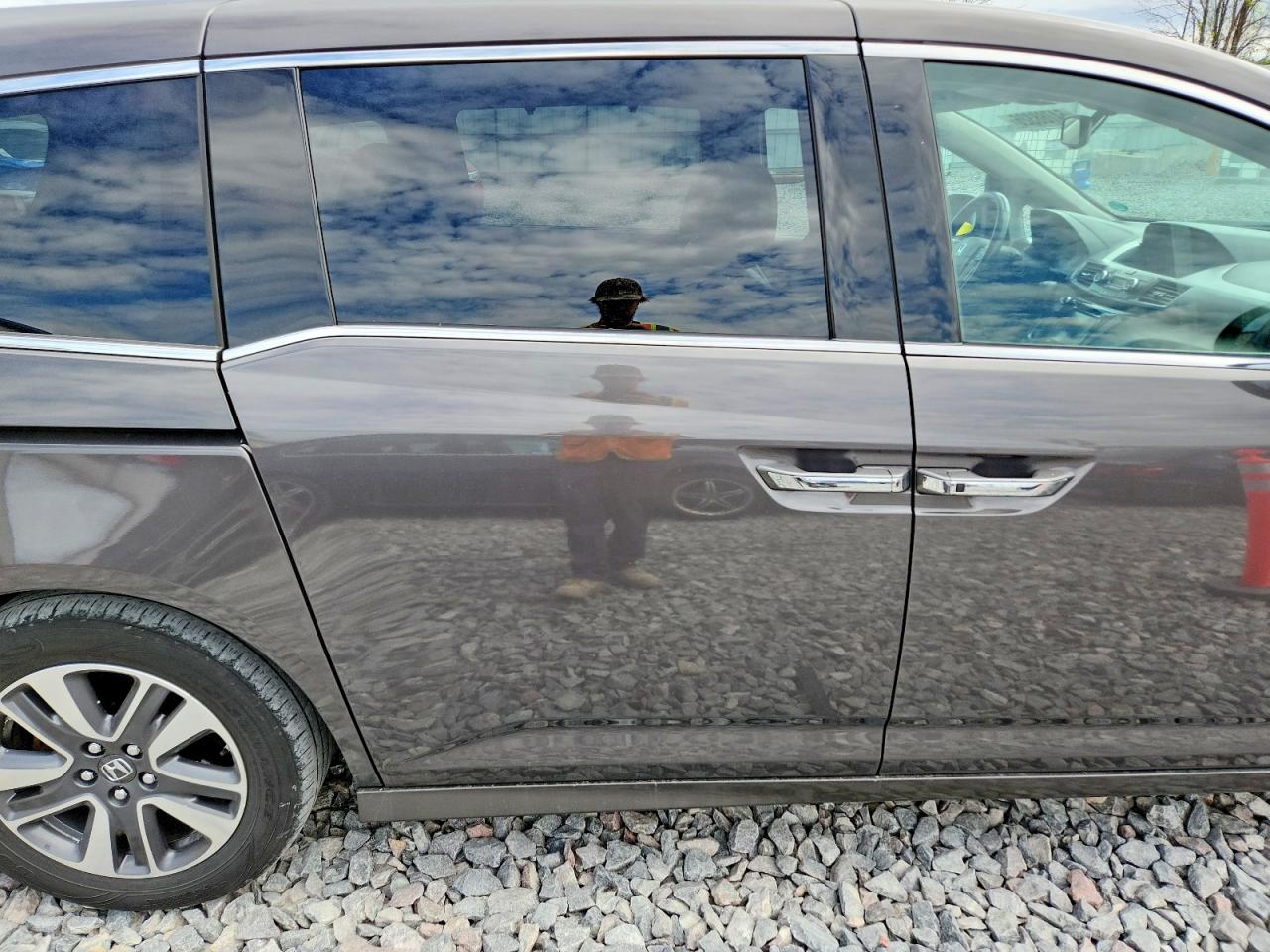 2015 Honda Odyssey Touring Charcoal vin: 5FNRL5H96FB021282
