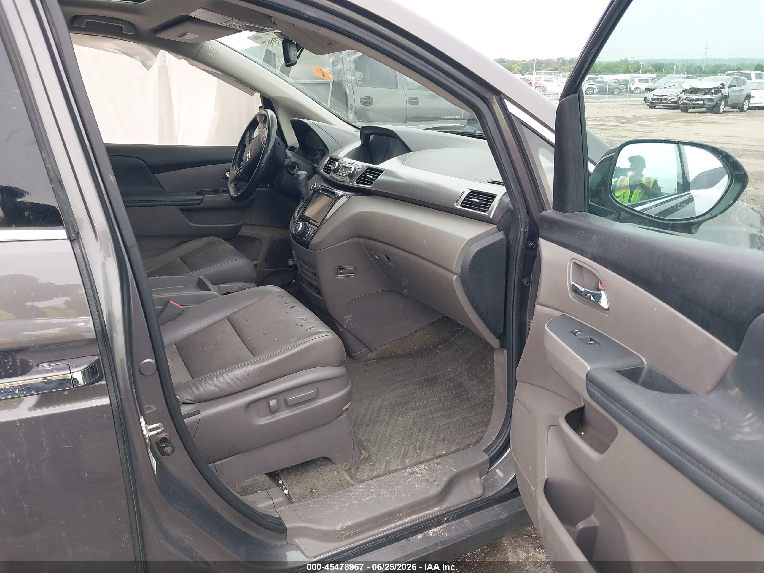 2015 Honda Odyssey Touring/touring Elite Gray vin: 5FNRL5H96FB082244