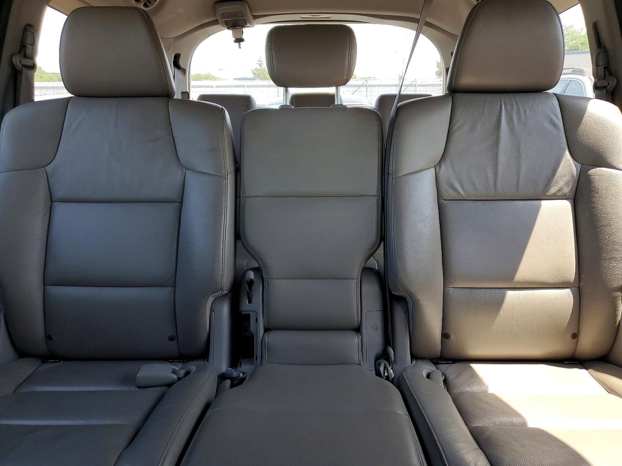 2011 Honda Odyssey Touring Black vin: 5FNRL5H97BB057234