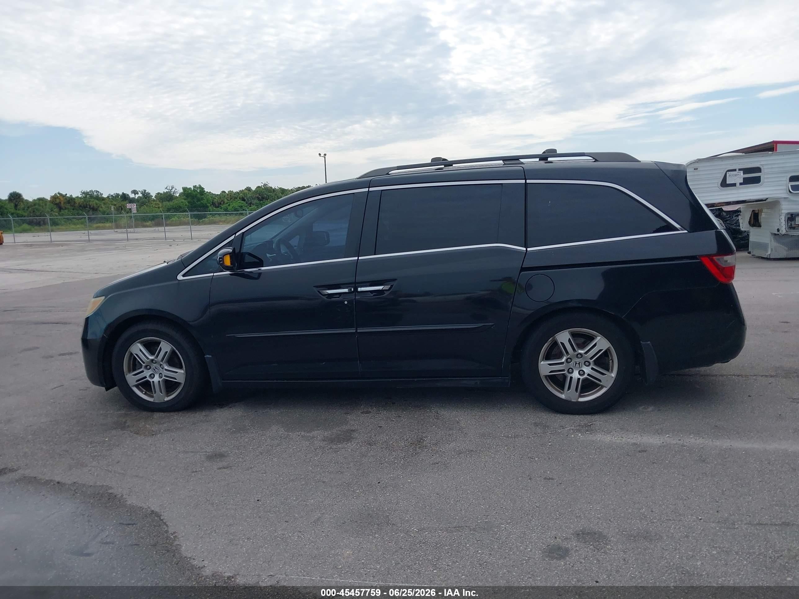 2011 Honda Odyssey Touring/touring Elite Black vin: 5FNRL5H97BB059971