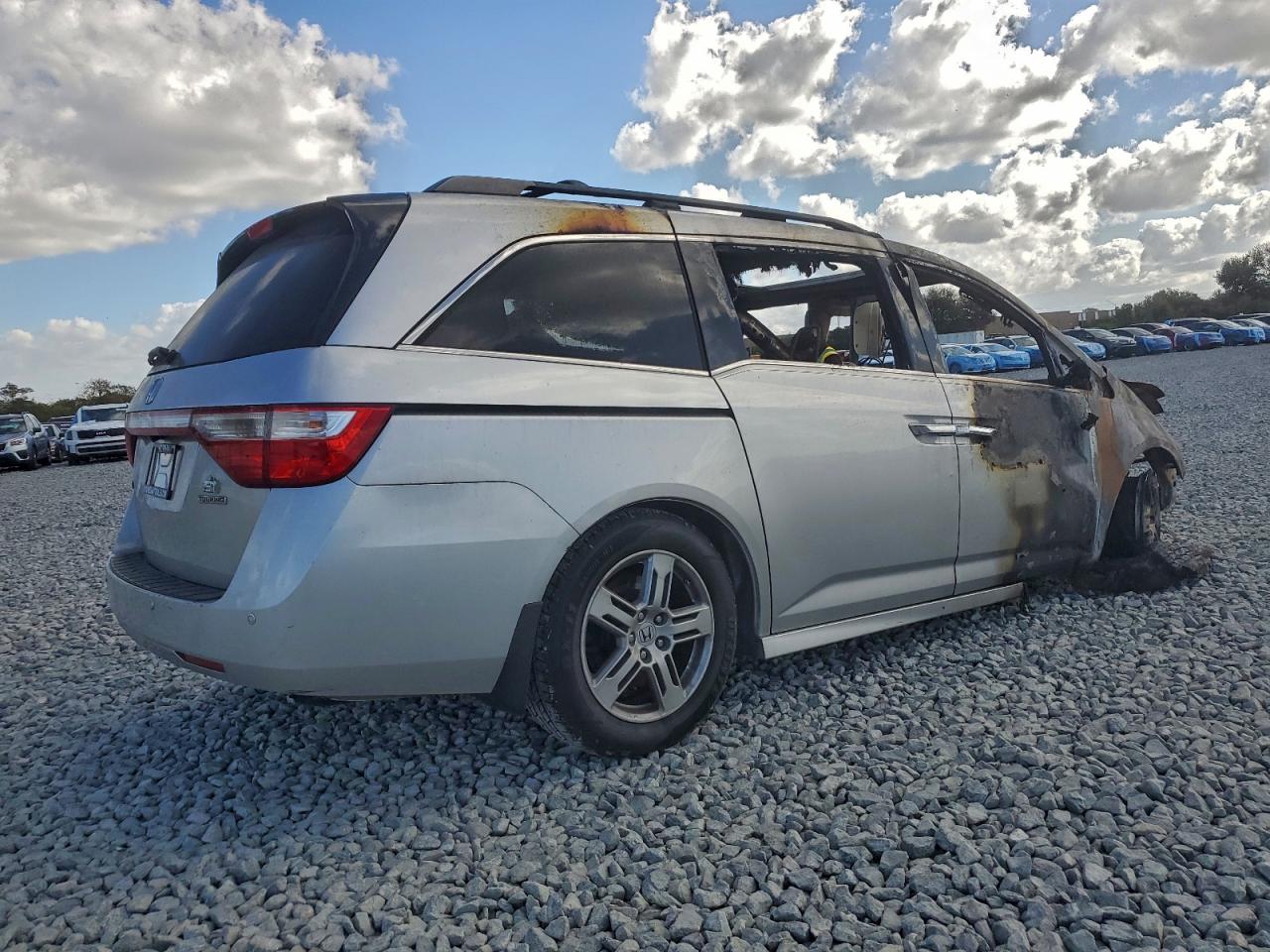 2011 Honda Odyssey Touring Burn vin: 5FNRL5H97BB076527