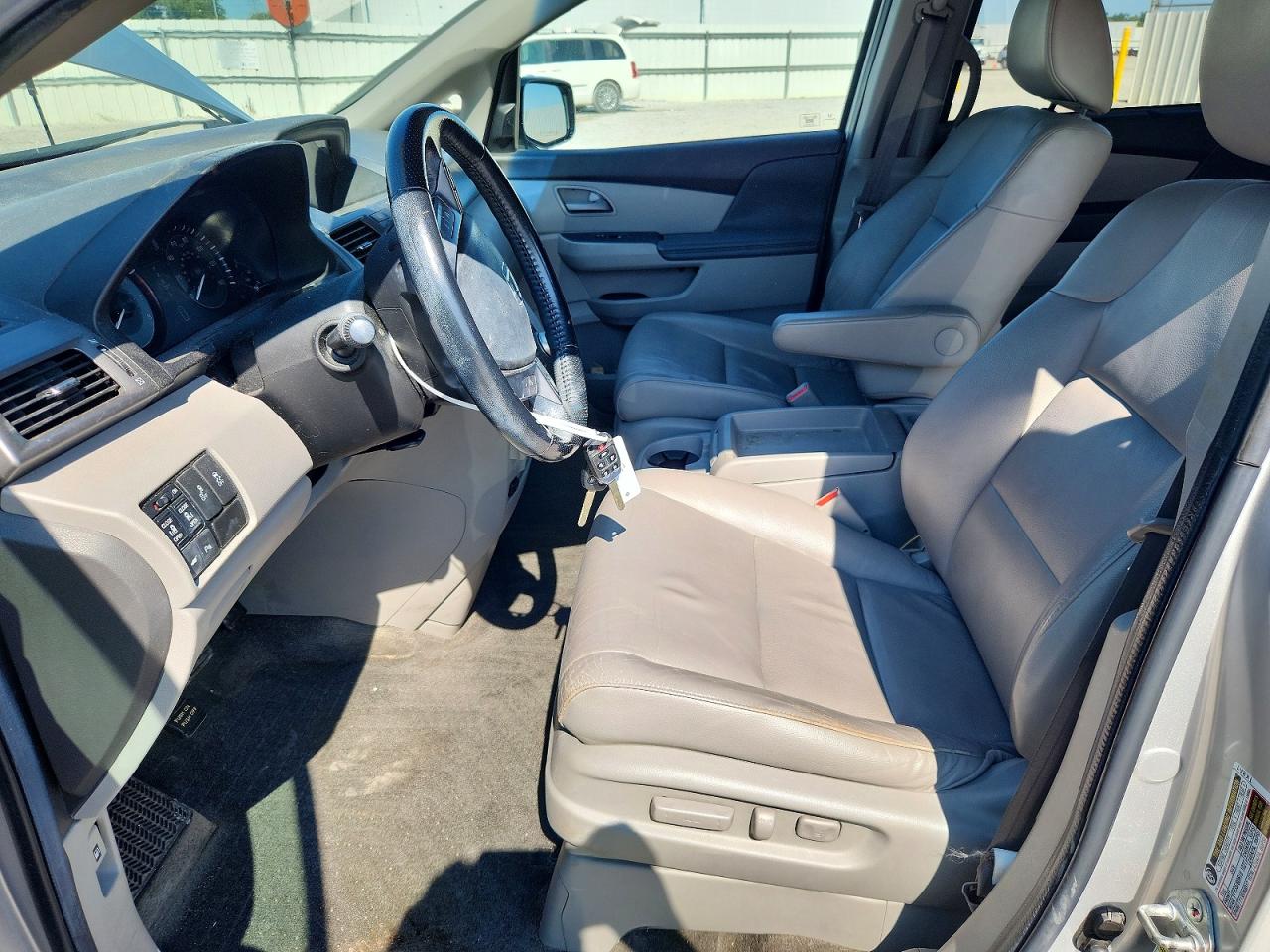 2012 Honda Odyssey Touring Silver vin: 5FNRL5H97CB007029