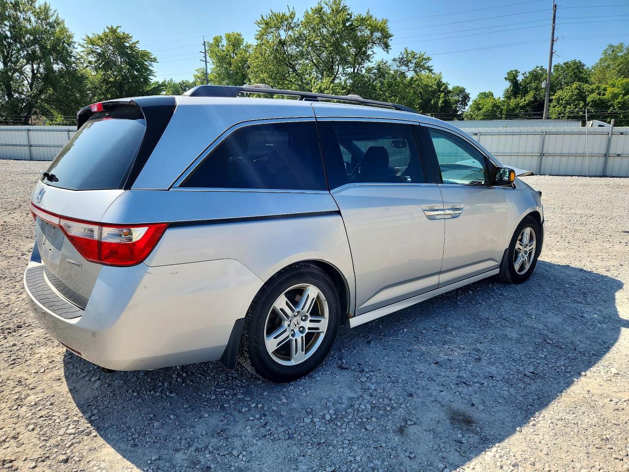 2012 Honda Odyssey Touring Silver vin: 5FNRL5H97CB007029