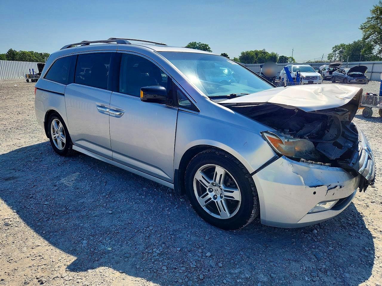 2012 Honda Odyssey Touring Silver vin: 5FNRL5H97CB007029