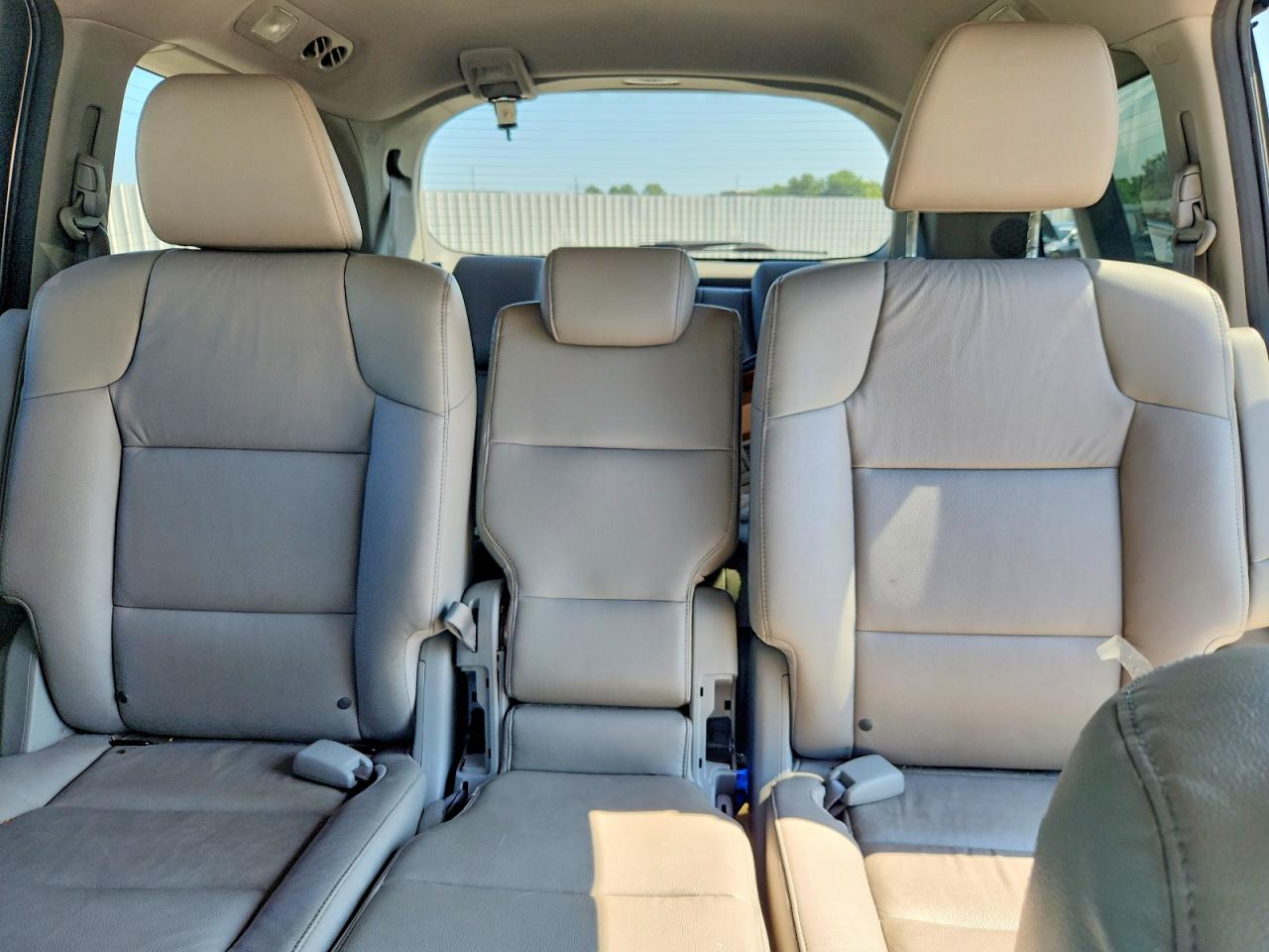 2012 Honda Odyssey Touring Silver vin: 5FNRL5H97CB007029