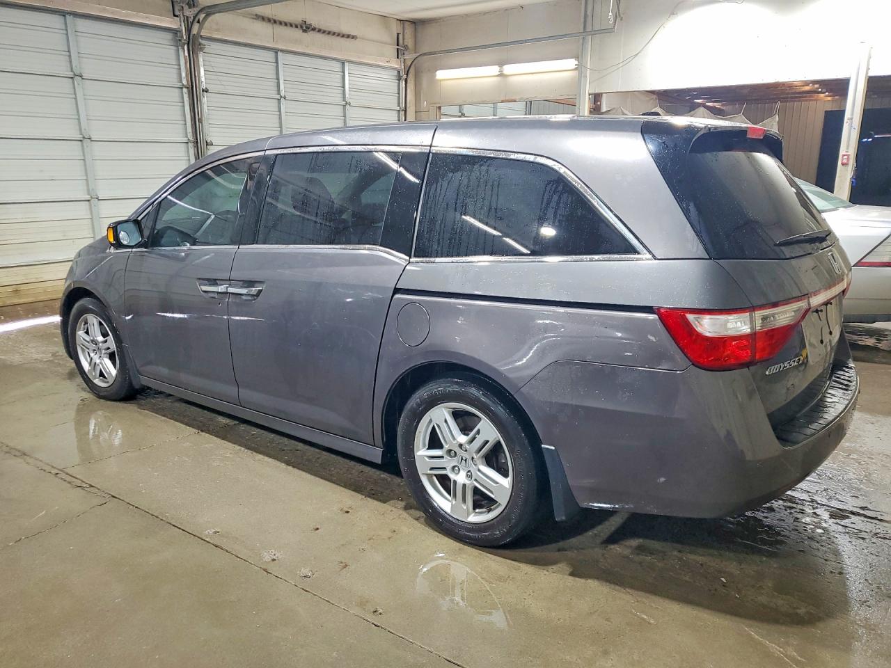 2012 Honda Odyssey Touring Gray vin: 5FNRL5H97CB027622