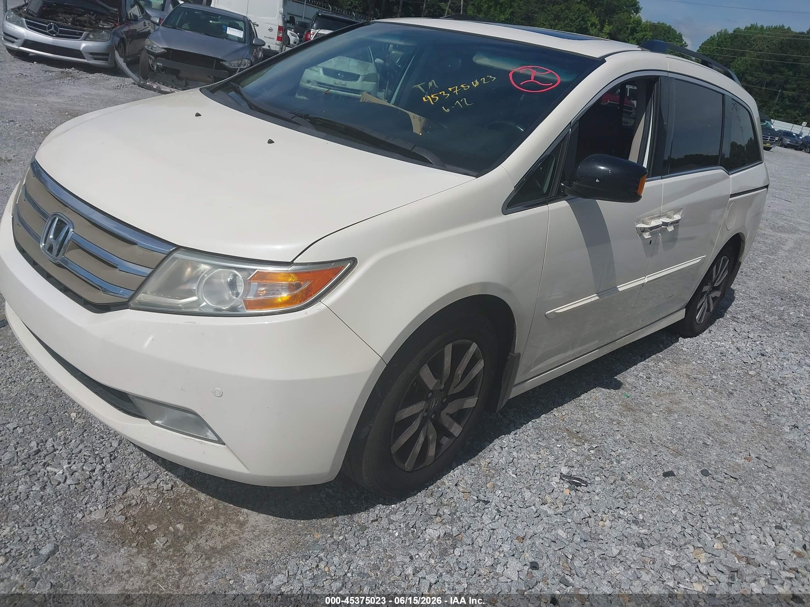 2012 Honda Odyssey Touring/touring Elite White vin: 5FNRL5H97CB077307