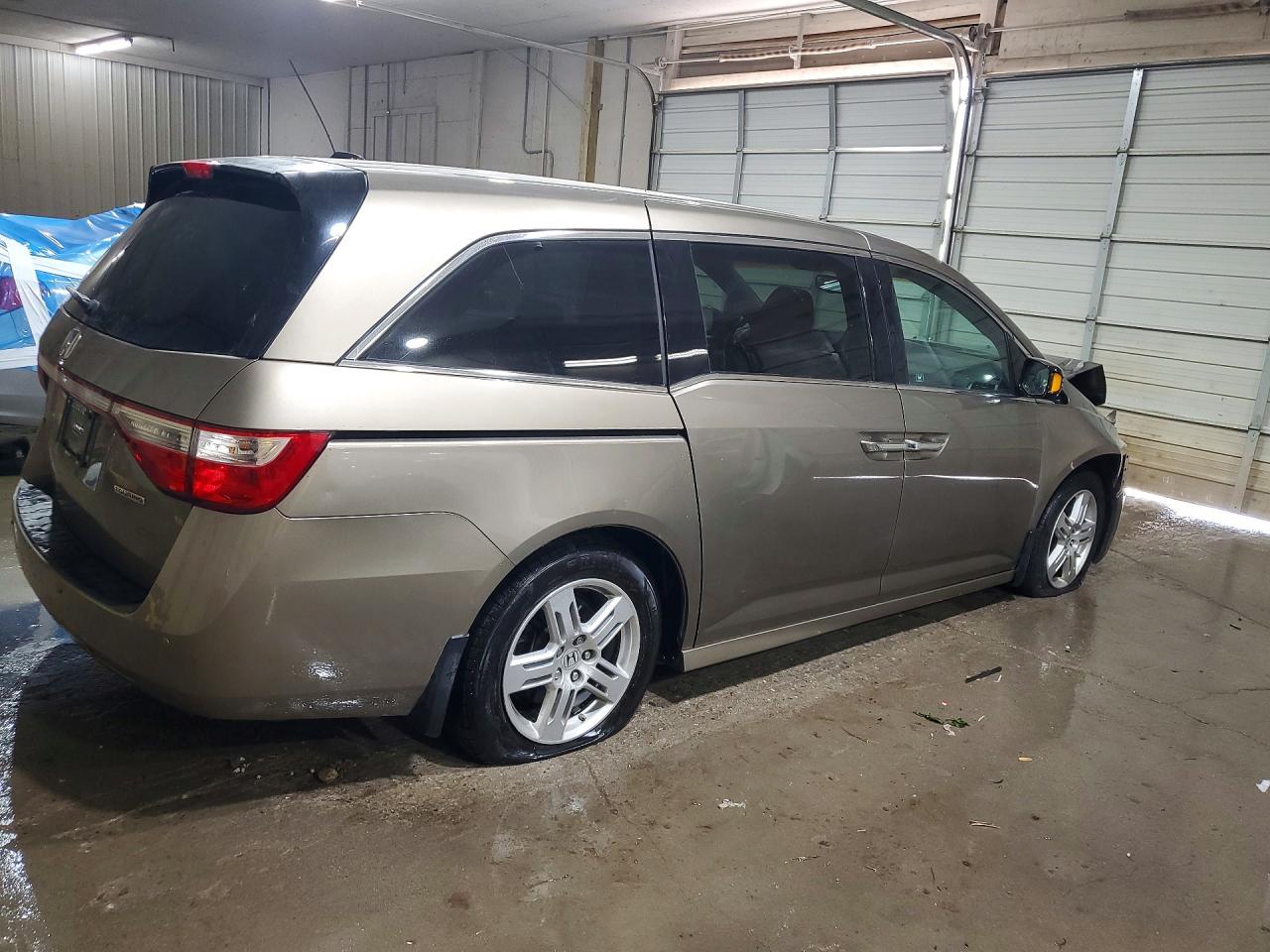 2012 Honda Odyssey Touring Tan vin: 5FNRL5H97CB081664
