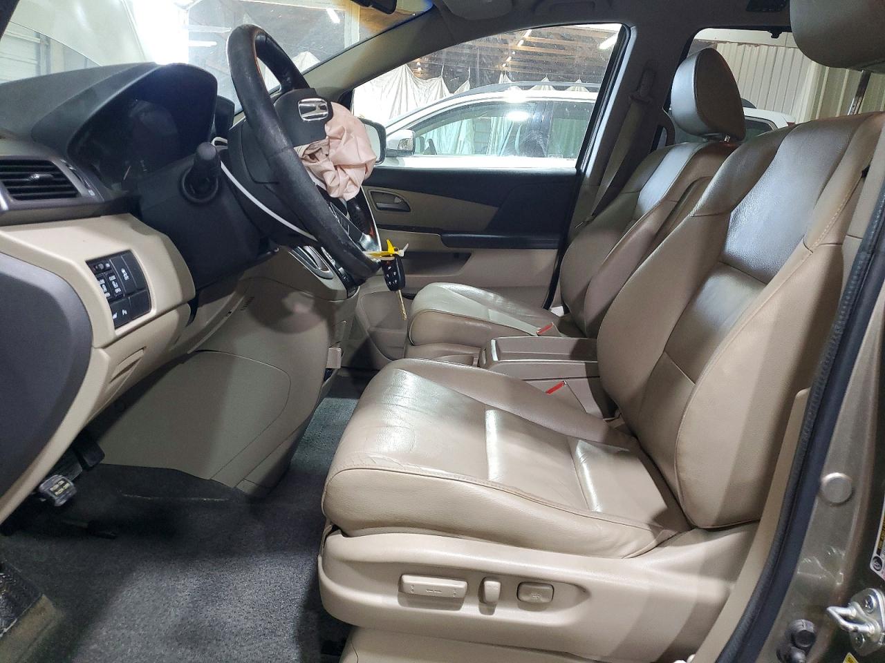 2012 Honda Odyssey Touring Tan vin: 5FNRL5H97CB081664