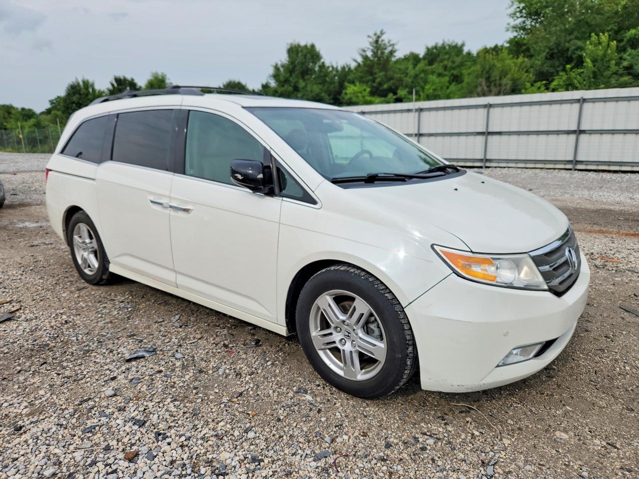 2012 Honda Odyssey Touring White vin: 5FNRL5H97CB115294
