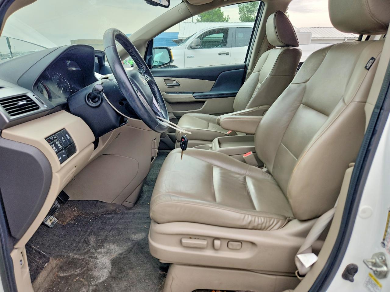 2012 Honda Odyssey Touring White vin: 5FNRL5H97CB115294