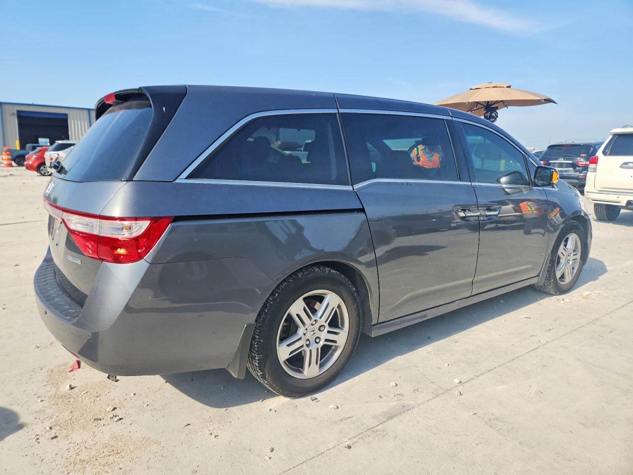 2012 Honda Odyssey Touring Charcoal vin: 5FNRL5H97CB127736