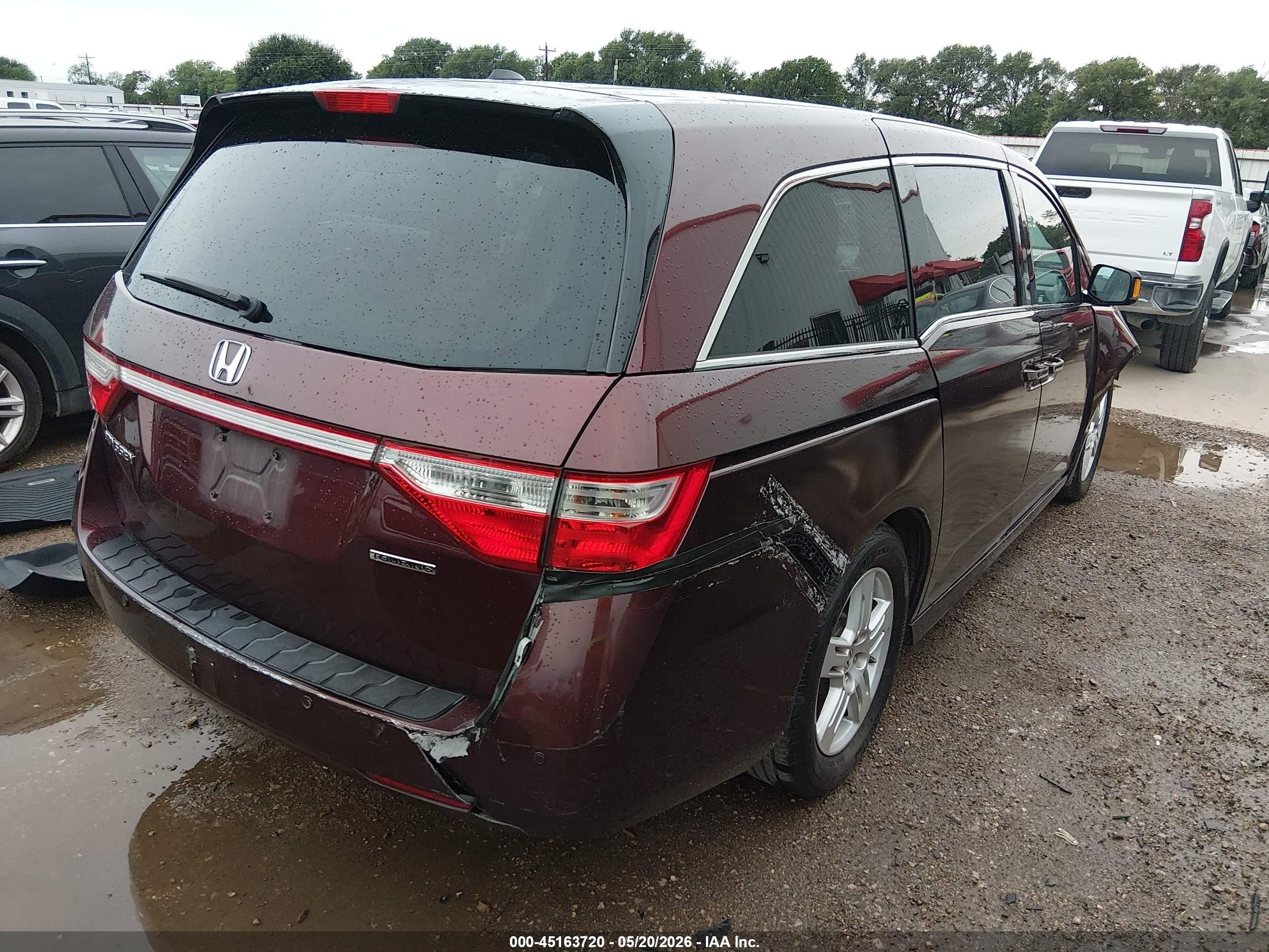 2013 Honda Odyssey Touring/touring Elite Burgundy vin: 5FNRL5H97DB022275