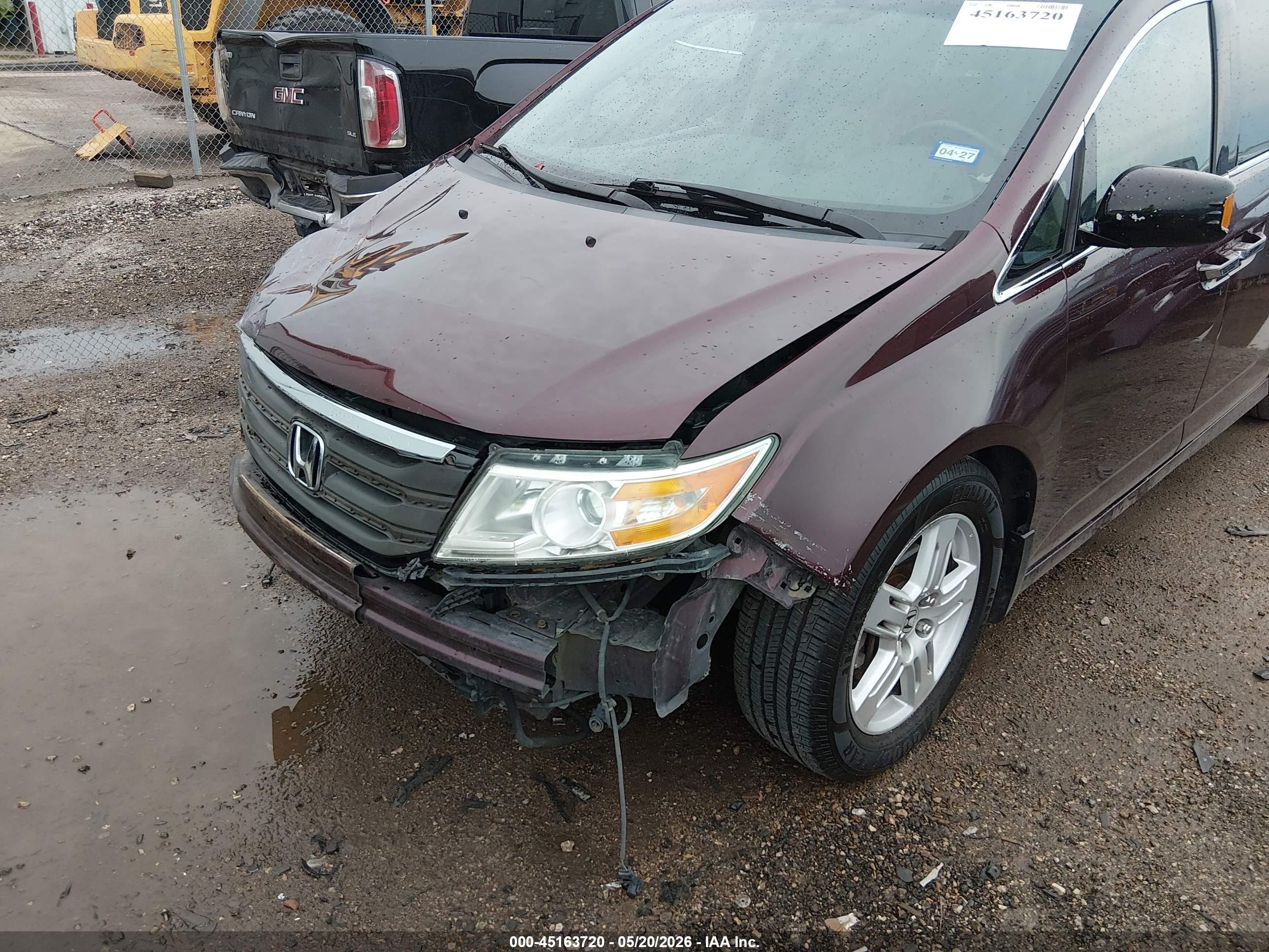 2013 Honda Odyssey Touring/touring Elite Burgundy vin: 5FNRL5H97DB022275