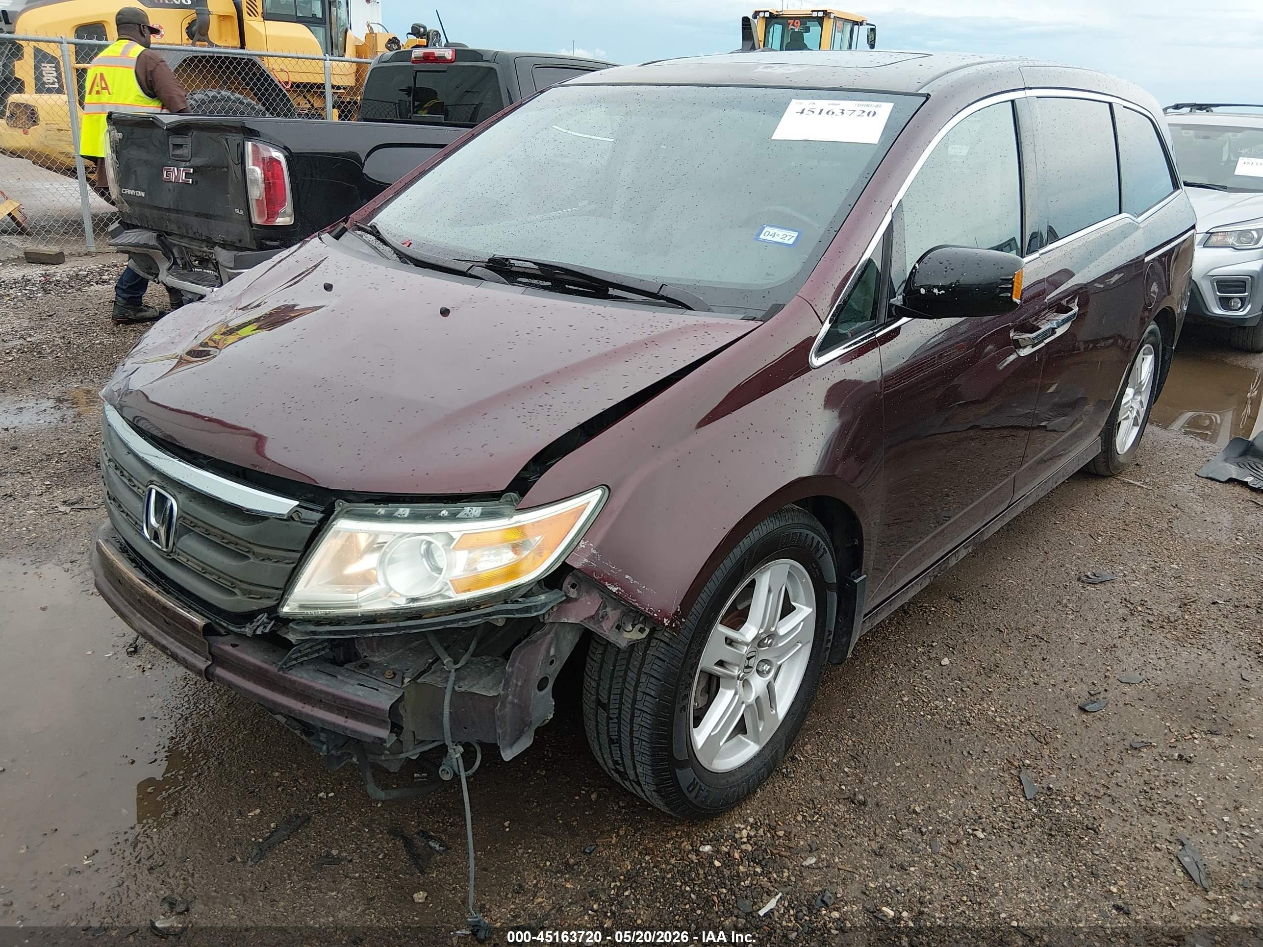 2013 Honda Odyssey Touring/touring Elite Burgundy vin: 5FNRL5H97DB022275