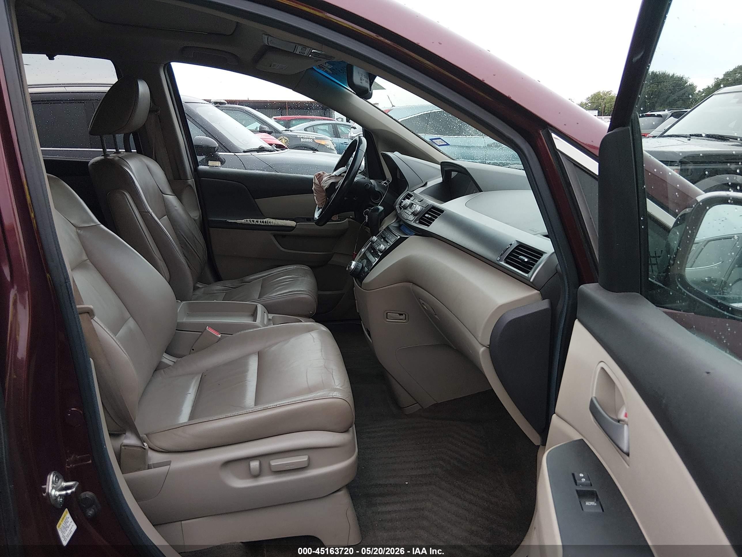 2013 Honda Odyssey Touring/touring Elite Burgundy vin: 5FNRL5H97DB022275