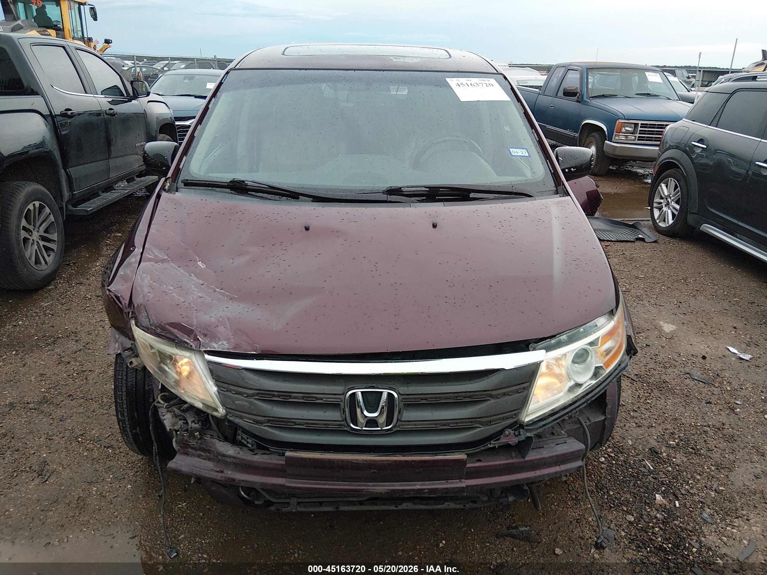 2013 Honda Odyssey Touring/touring Elite Burgundy vin: 5FNRL5H97DB022275