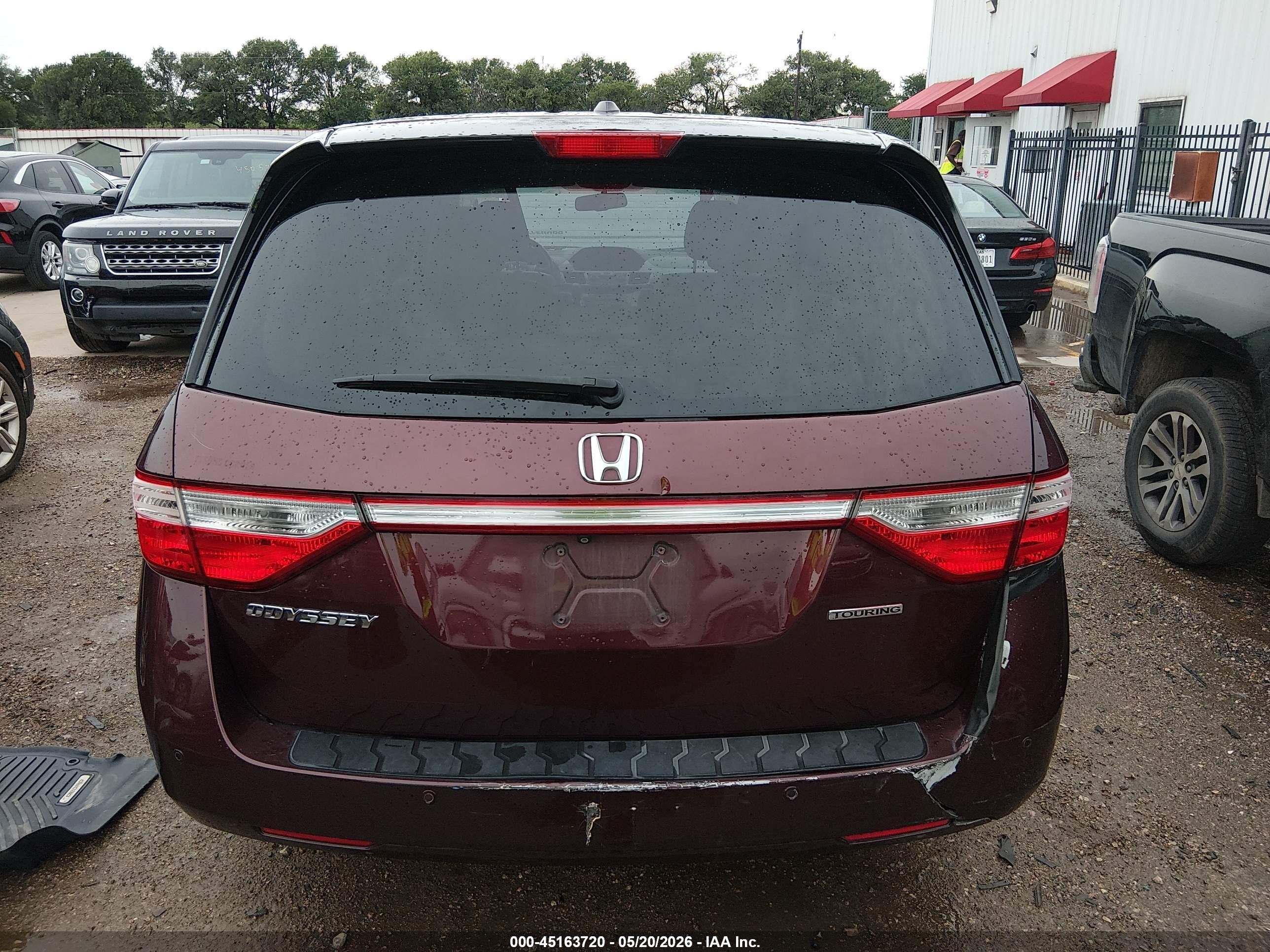 2013 Honda Odyssey Touring/touring Elite Burgundy vin: 5FNRL5H97DB022275