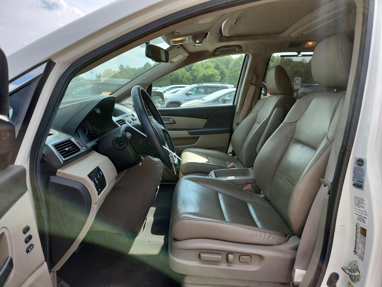 2013 Honda Odyssey Touring White vin: 5FNRL5H97DB040596