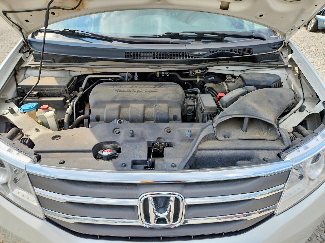 2013 Honda Odyssey Touring White vin: 5FNRL5H97DB040596