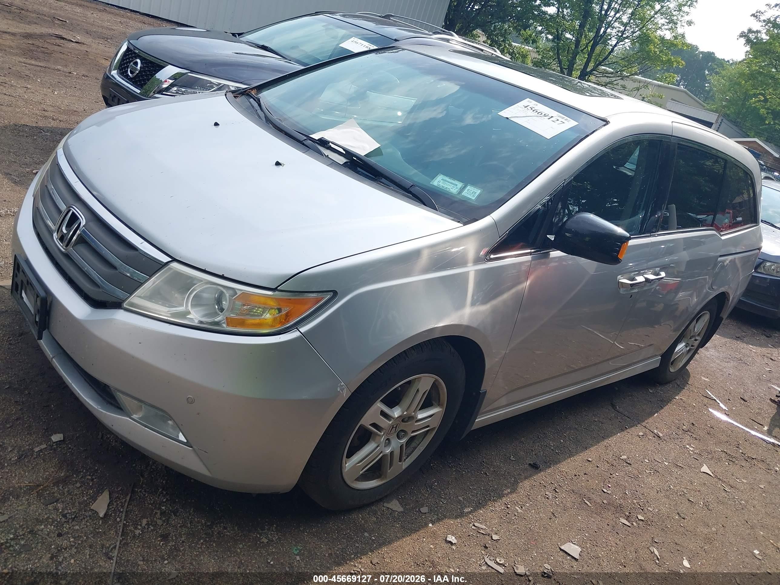 2013 Honda Odyssey Touring/touring Elite Silver vin: 5FNRL5H97DB043644