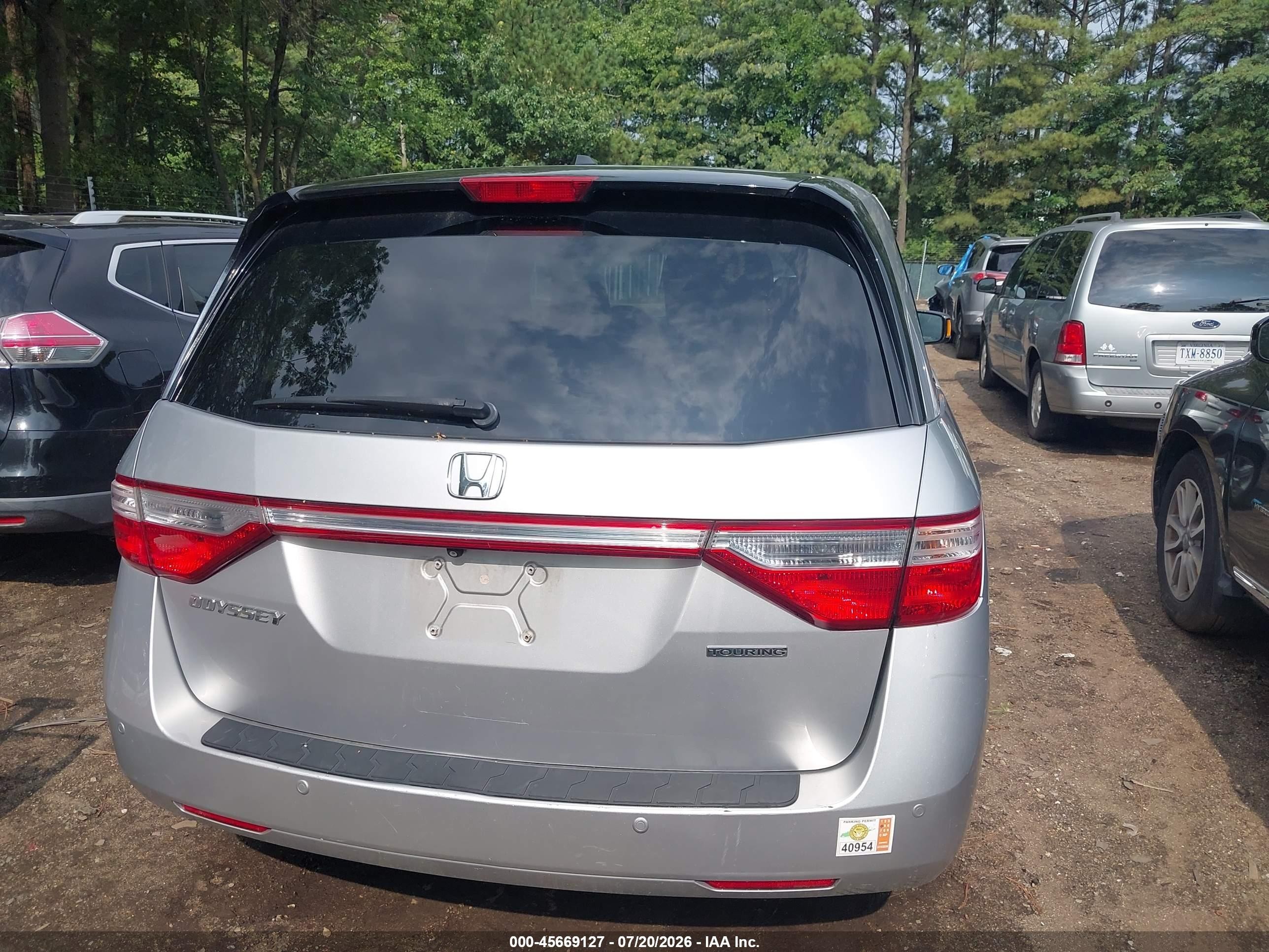 2013 Honda Odyssey Touring/touring Elite Silver vin: 5FNRL5H97DB043644