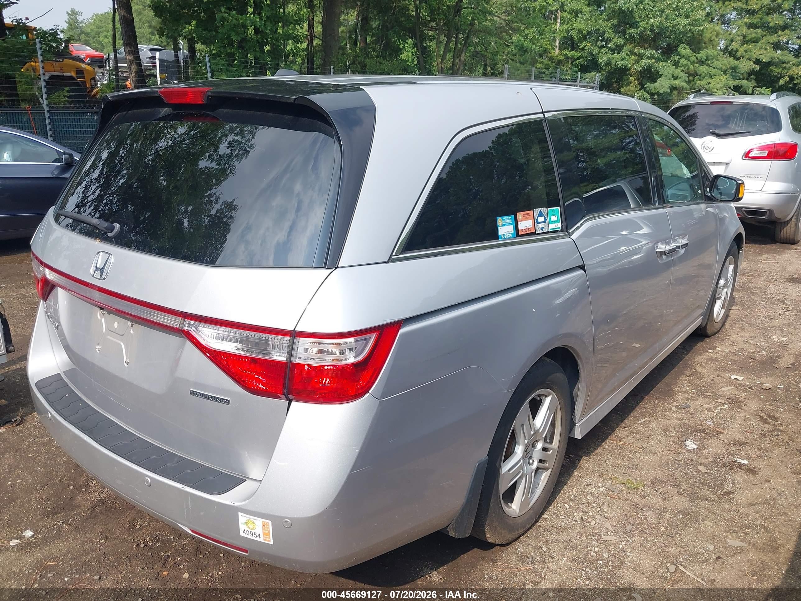 2013 Honda Odyssey Touring/touring Elite Silver vin: 5FNRL5H97DB043644