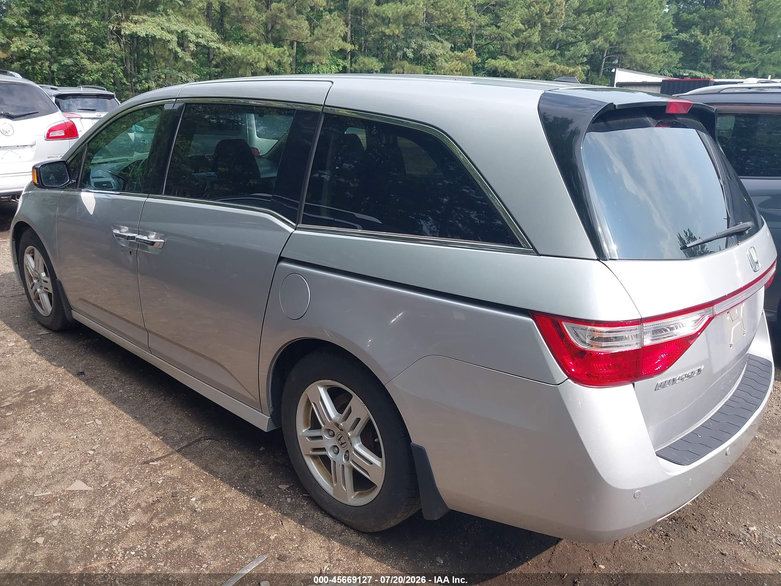2013 Honda Odyssey Touring/touring Elite Silver vin: 5FNRL5H97DB043644